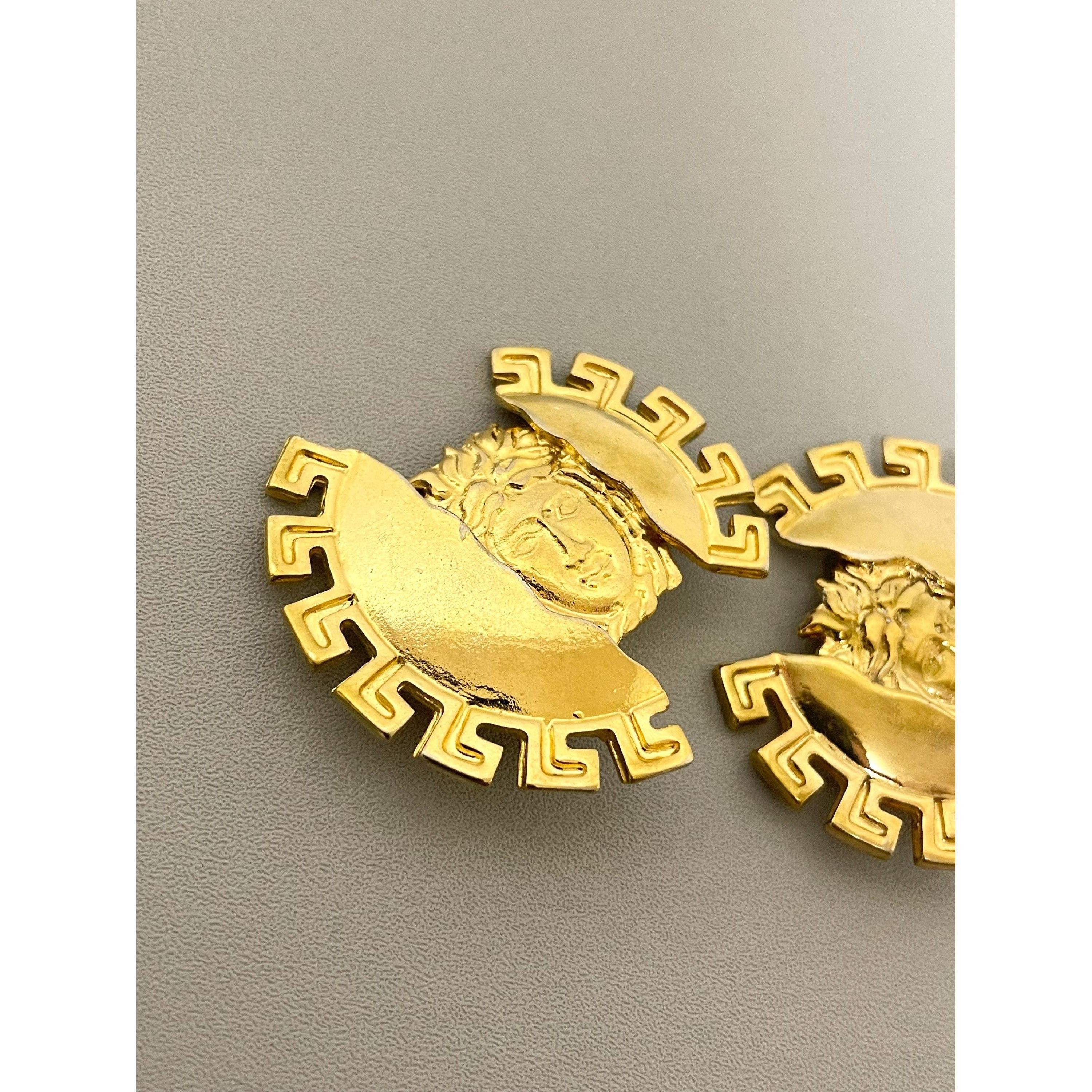 Versace Vintage Gianni Versace golden earrings with large medusa Size ONE SIZE - 3 Thumbnail