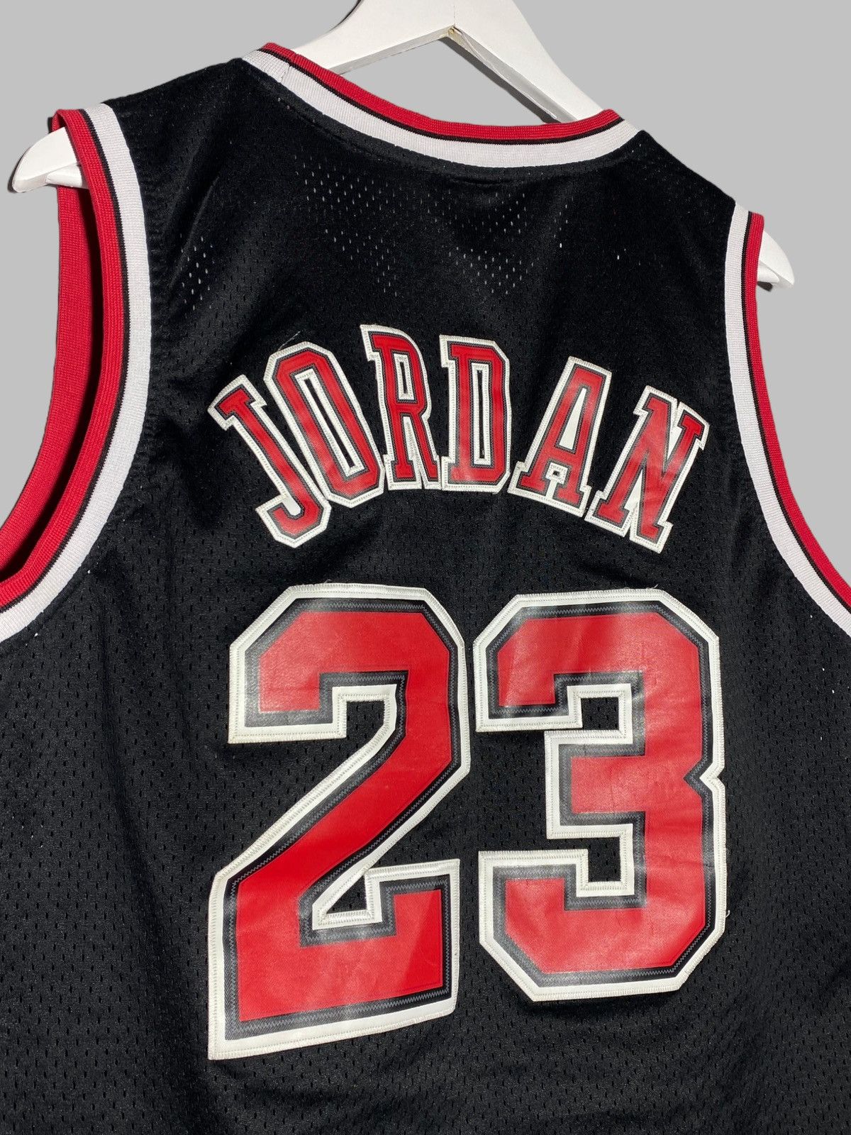 NBA × Nike × Vintage 🔥 VINTAGE 90s CHICAGO BULLS 23 JORDAN NBA BASKETBALL JERSEY🔥 Size US M / EU 48-50 / 2 - 3 Thumbnail