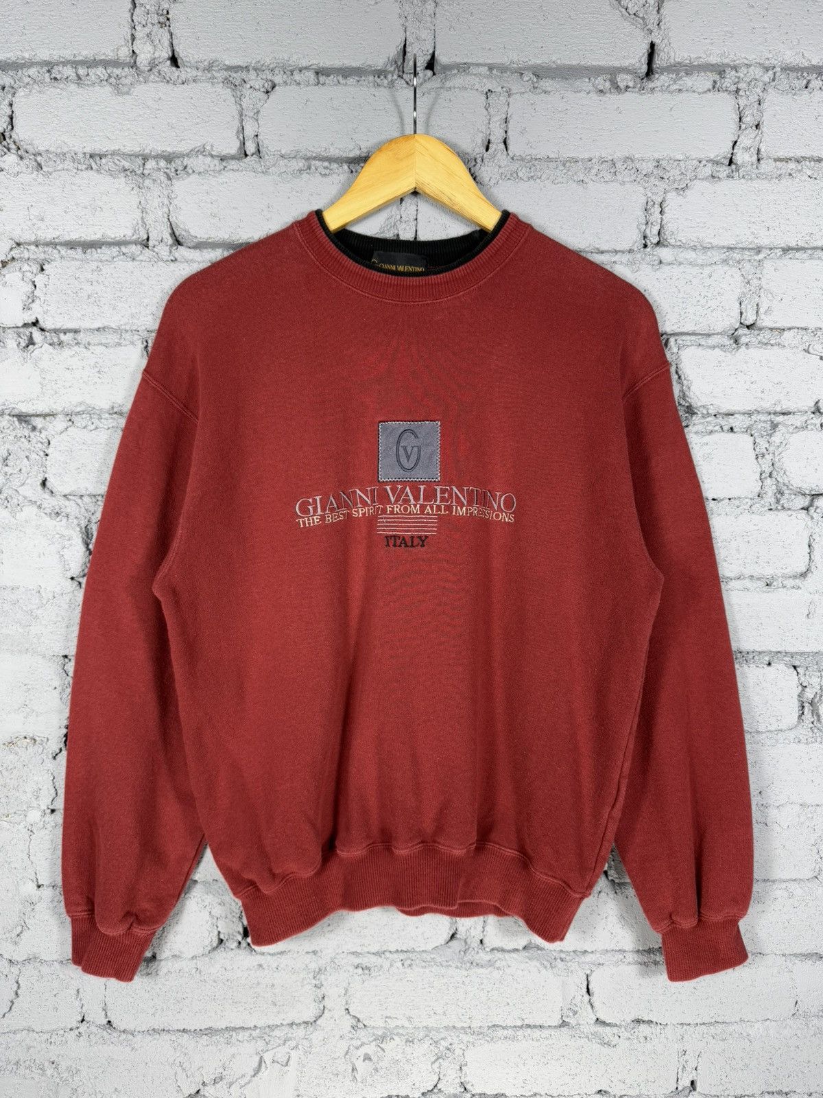 Japanese Brand Vintage Gianni Valentino Italy Embroidered Sweatshirt Size US M / EU 48-50 / 2 - 1 Thumbnail