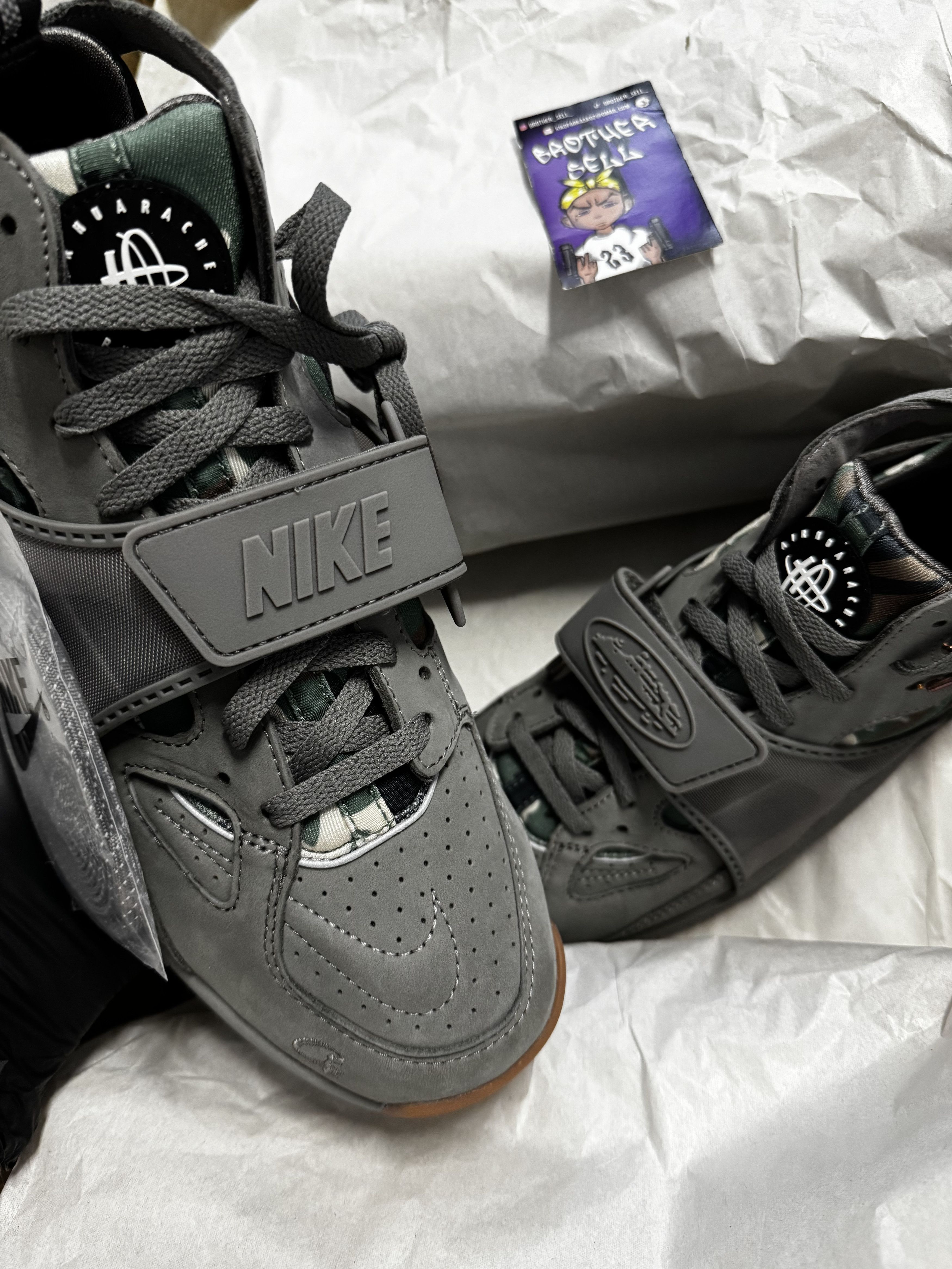 Corteiz Corteiz x Nike Air Huarache - Gully Grey Size US 11 / EU 44 - 3 Thumbnail
