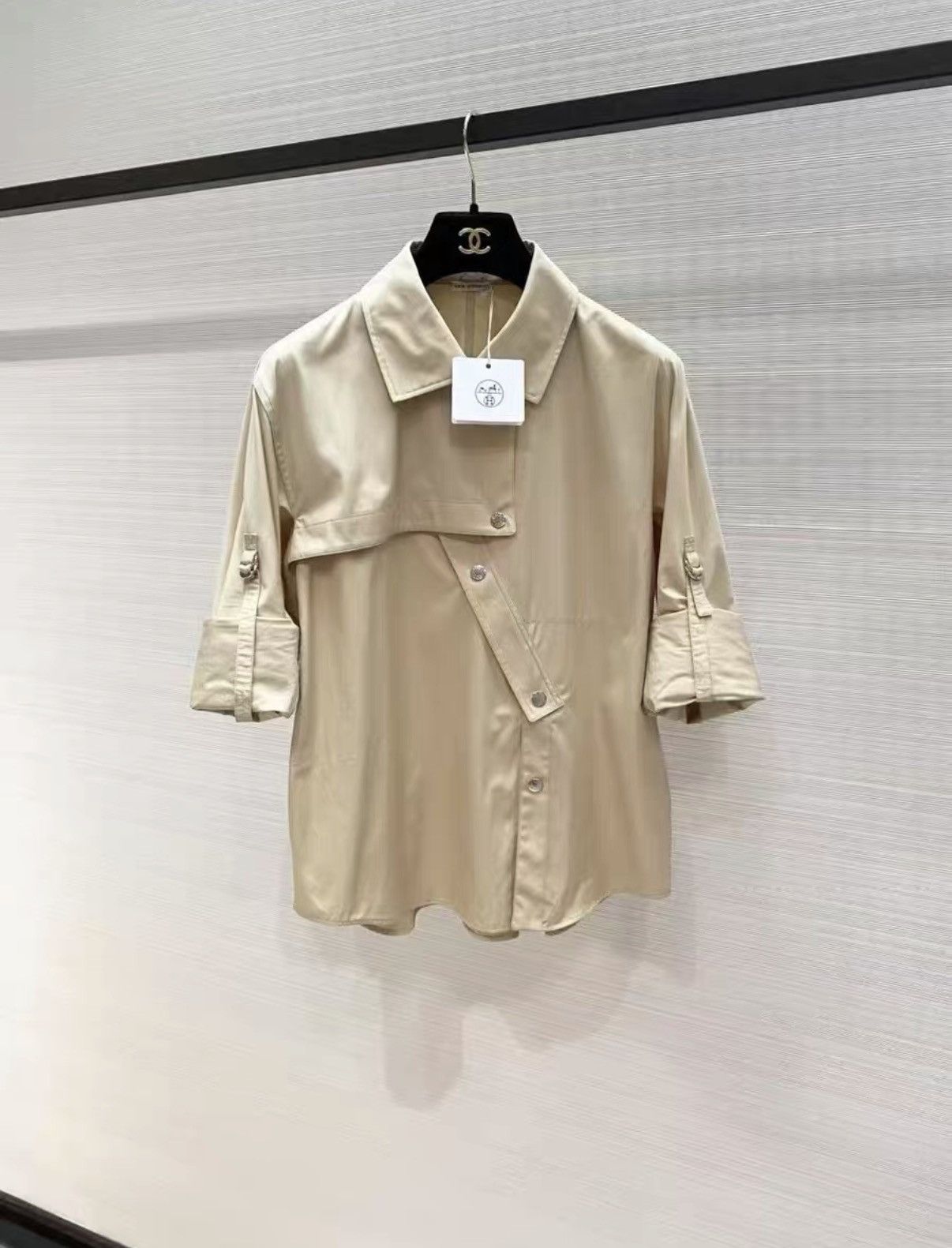 Hermes Hermès Classic Khaki Irregular Long Sleeve Shirt J33 Size XS / US 0-2 / IT 36-38 - 2 Thumbnail