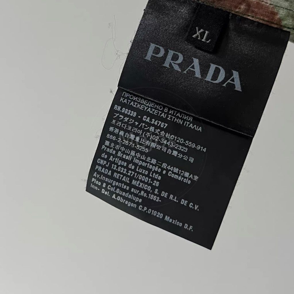 Prada Prada Patches Joint S/S Shirt-2508 Size US XL / EU 56 / 4 - 6 Thumbnail