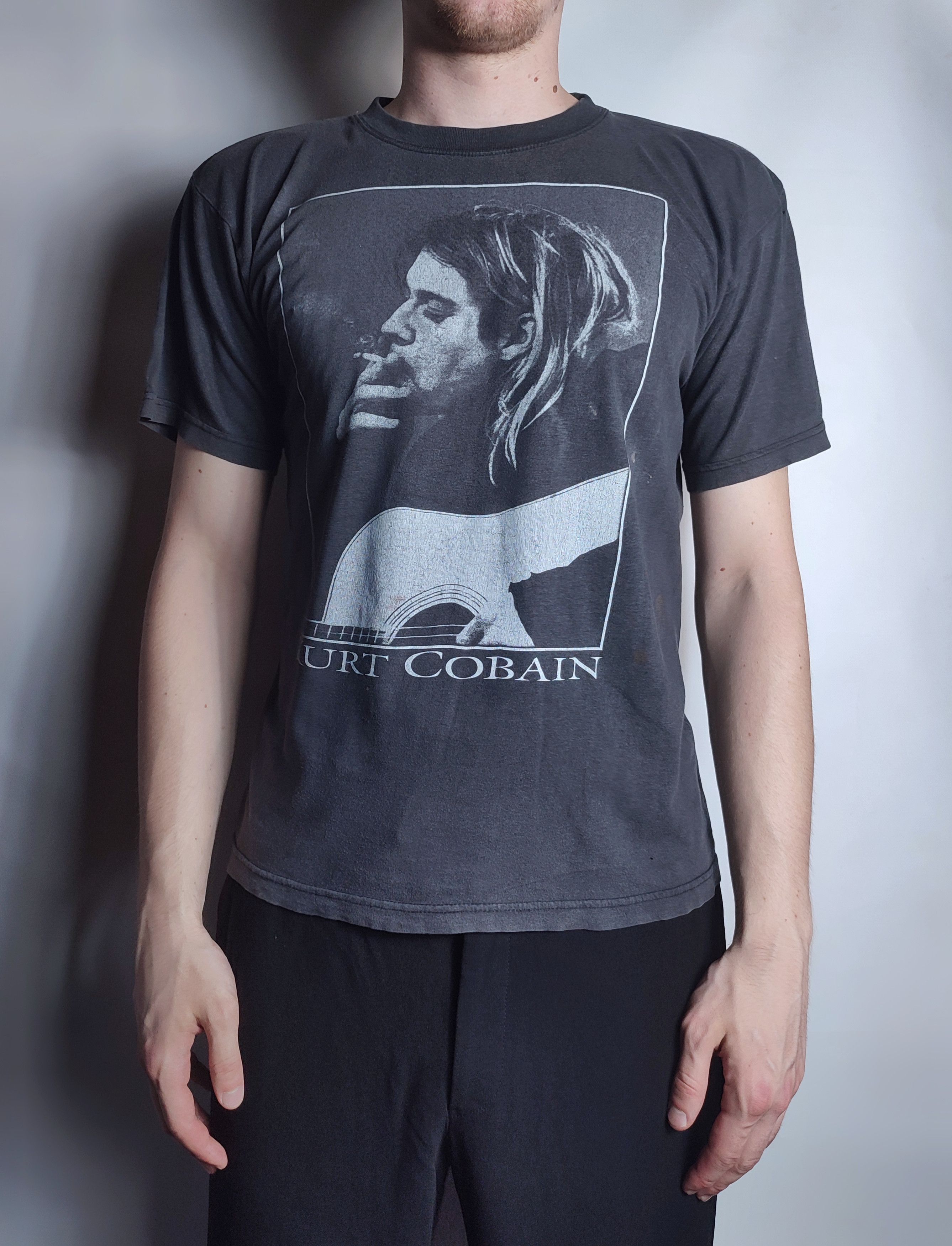 Band Tees Kurt Cobain Vintage Nirvana faded t-shirt Size US M / EU 48-50 / 2 - 3 Thumbnail