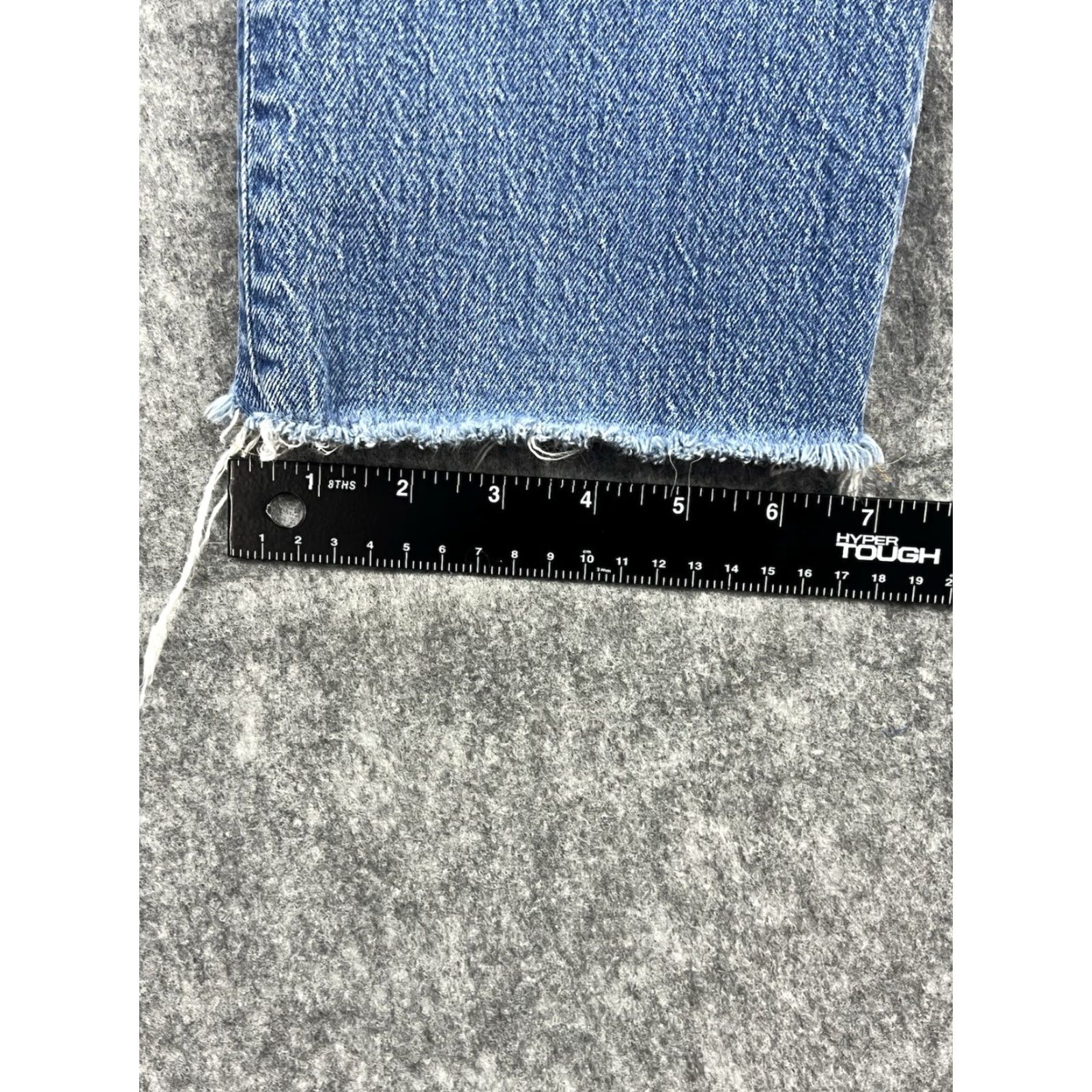 Levi's VINTAGE Levi's 501 Women's Jeans Regular Straight Blue 31x26 Jeans Womens Regular 5-Pocket Denim Medium Wash Distressed Molecule-free Size 24" / US 00 / IT 34 - 4 Thumbnail
