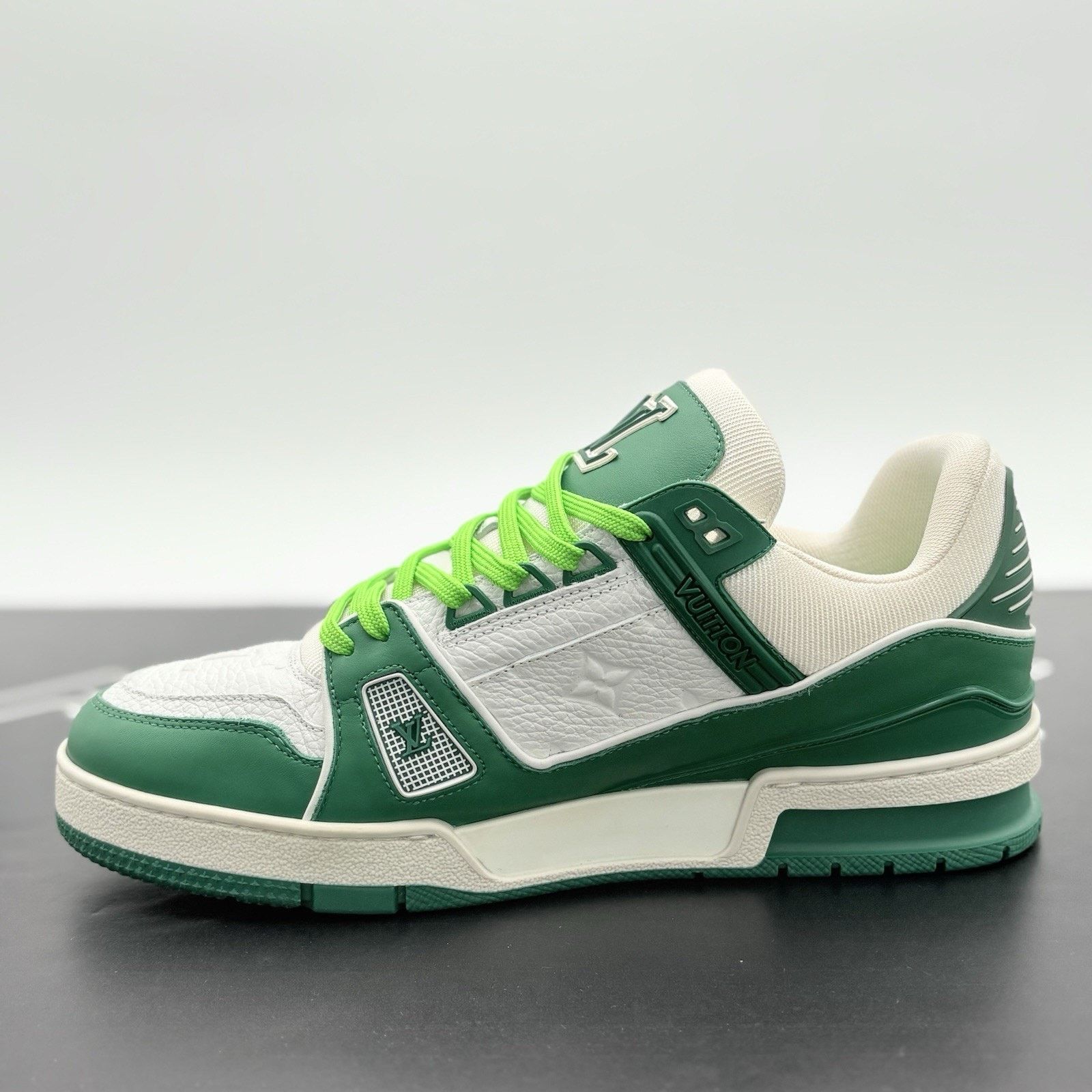 Louis Vuitton (8-8.5 US) Louis Vuitton LV Trainer ' Green ' | EXCELLENT! Size US 8 / EU 41 - 4 Thumbnail