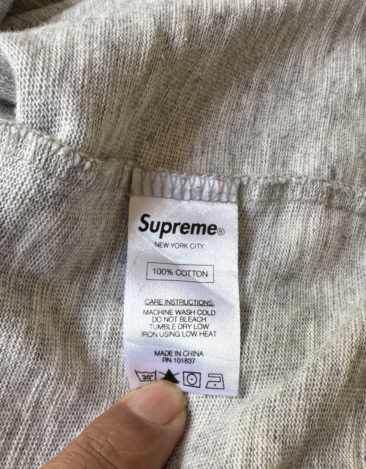 Supreme SUPREME ARC LOGO LS TOP Size US S / EU 44-46 / 1 - 10 Thumbnail
