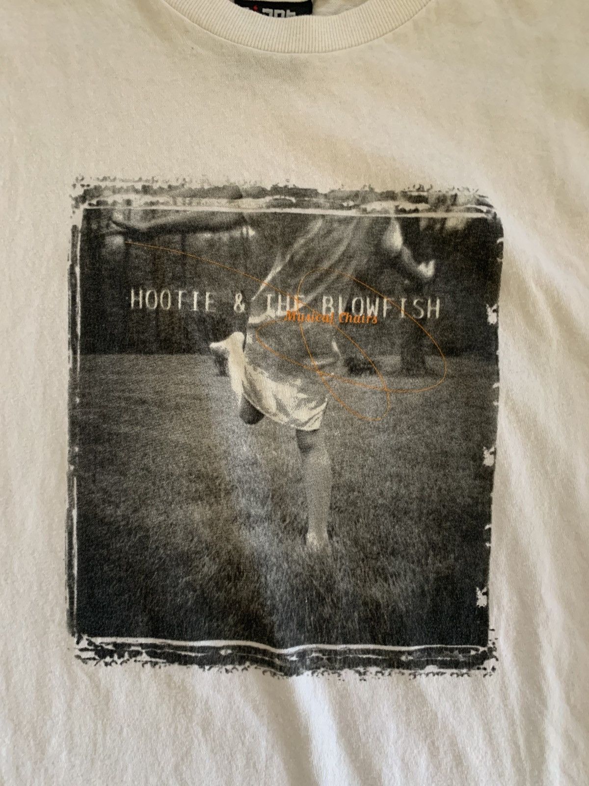 Band Tees Vintage Hootie & The Blowfish Musical Chairs Tee Size XL Size US XL / EU 56 / 4 - 2 Thumbnail