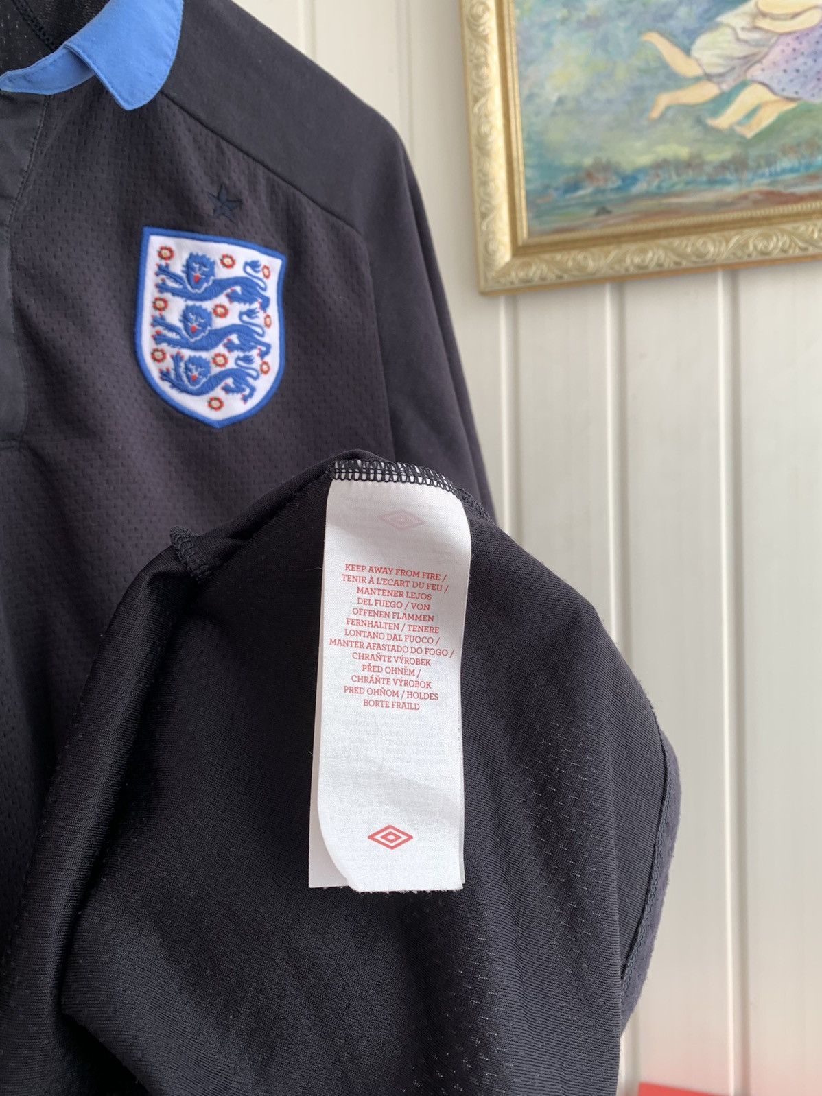 Umbro Umbro ENGLAND 2011-2012 Away Shirt Soccer Jersey Size L Size US L / EU 52-54 / 3 - 6 Thumbnail