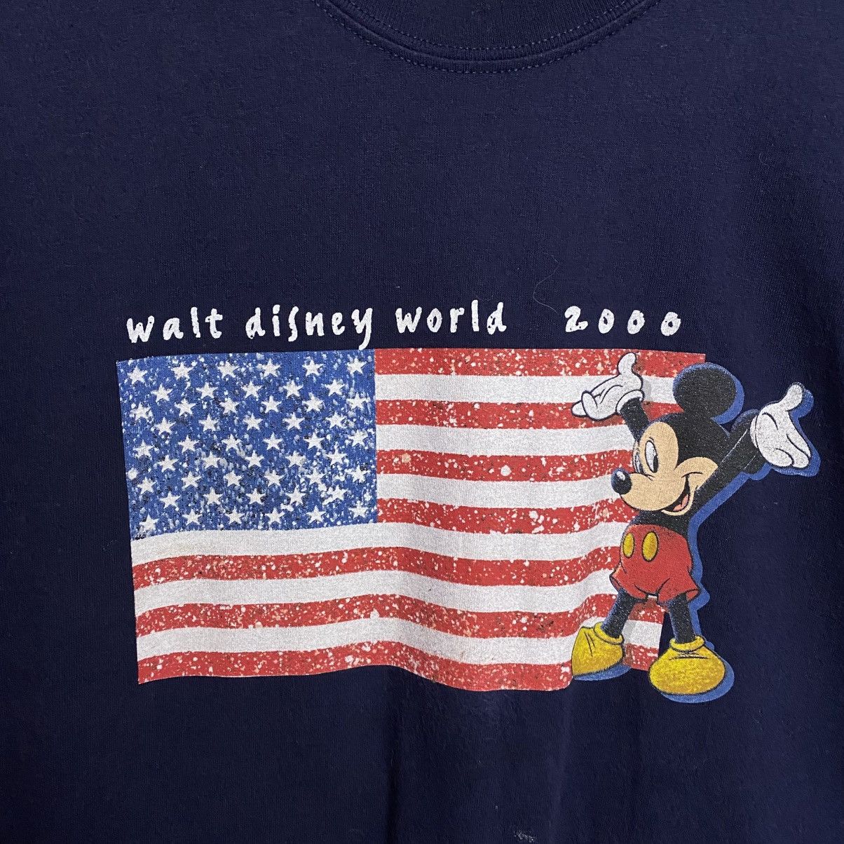 Disney Vintage Walt Disney World 2000’s Big Logo cartoon tee size M Size US M / EU 48-50 / 2 - 2 Thumbnail