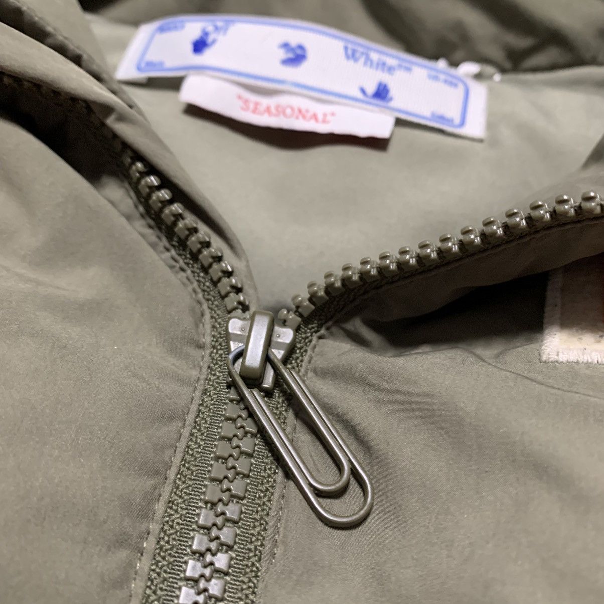 Off-White Off White Medium Puffer Logo Patch Army Green Jacket Virgil Size US M / EU 48-50 / 2 - 11 Thumbnail