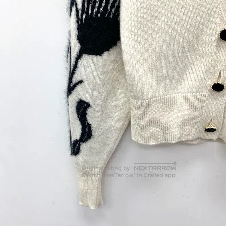 Chanel Chanel White arm wings cashmere V-neck single-breasted lon Size XXS / US 00 / IT 34 - 4 Thumbnail
