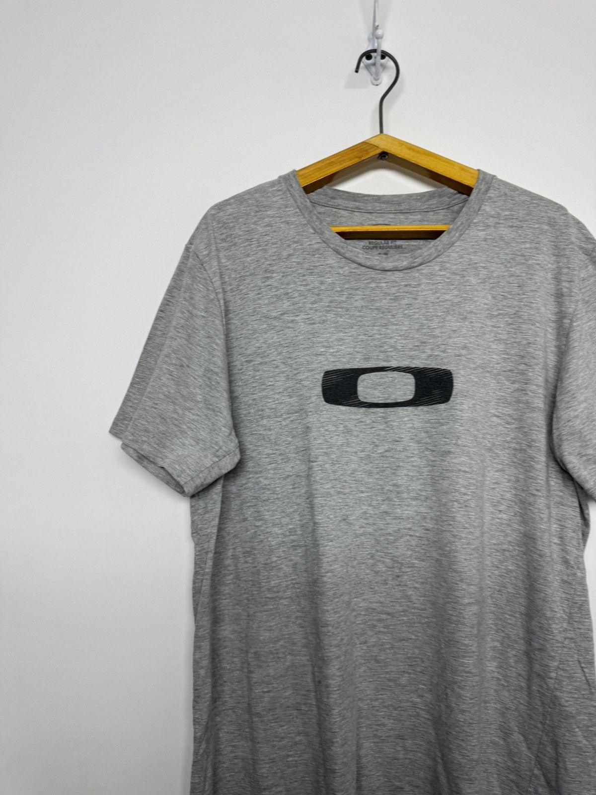 Oakley Vintage OAKLEY Center Logo T Shirt Blue Hype Rare Gorpcore Size US S / EU 44-46 / 1 - 7 Thumbnail
