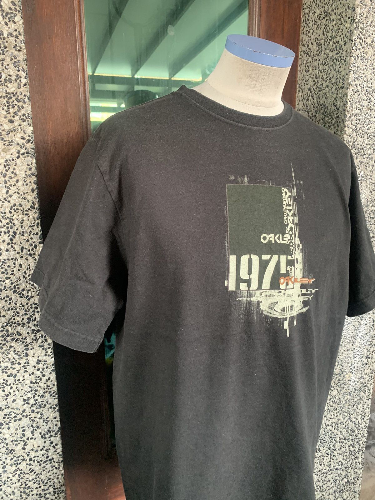 Oakley × Vintage Vintage Oakley T shirt Size US L / EU 52-54 / 3 - 4 Thumbnail