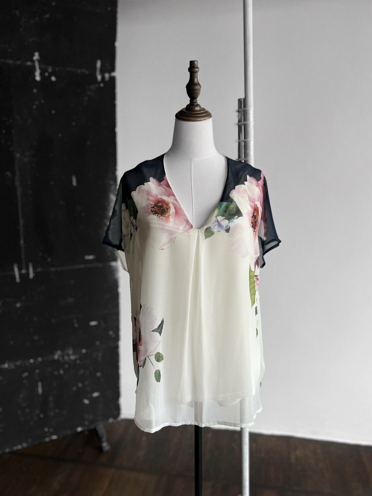 Designer × PHASE Garments Phase Eight Womens Chiffon Blouse Top Shirt Floral Print Size M / US 6-8 / IT 42-44 - 1 Thumbnail