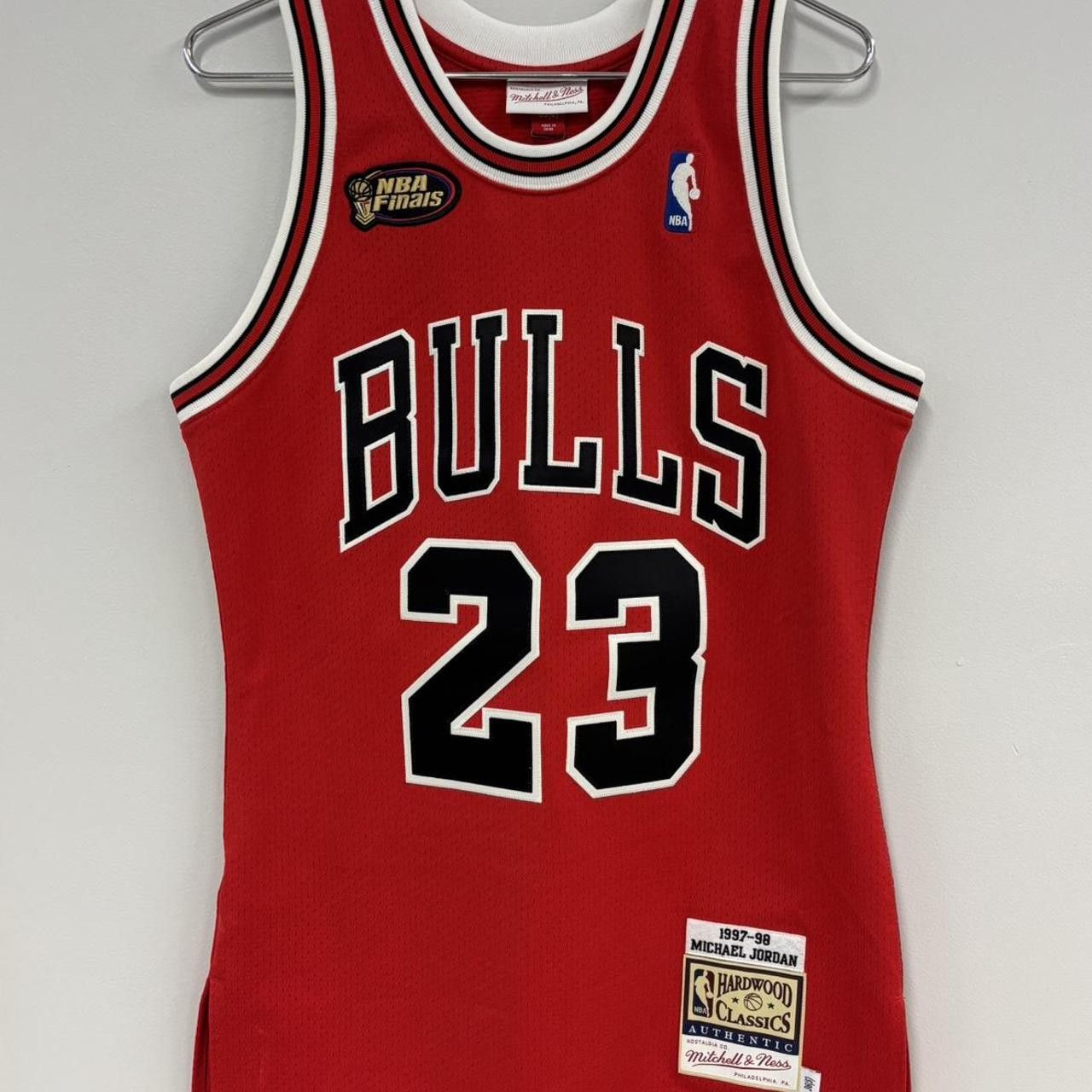Mitchell & Ness Mitchell & Ness Michael Jordan Bulls NBA Finals Jersey Size US S / EU 44-46 / 1 - 1 Thumbnail