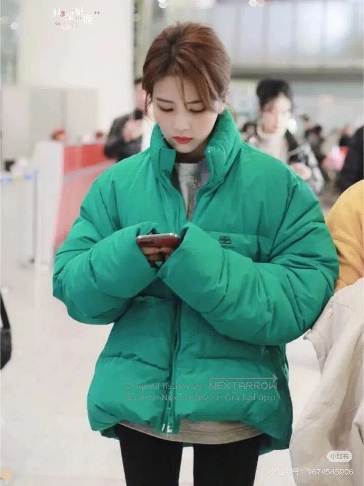 Balenciaga Balenciaga Green Logo Puffer Jacket Size M / US 6-8 / IT 42-44 - 1 Thumbnail