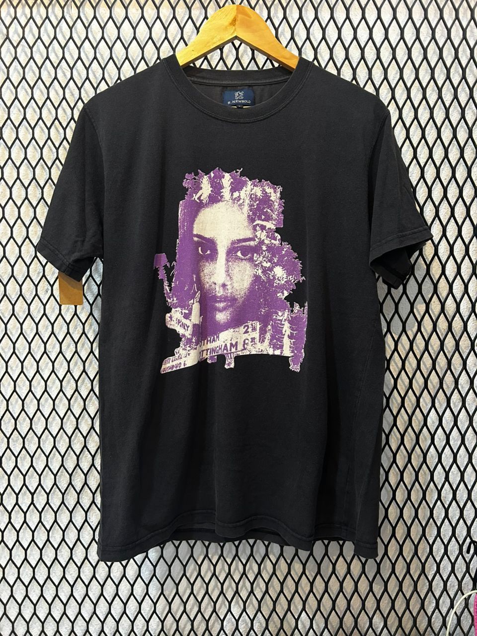R.Newbold r.newbold photo tee art design Size US L / EU 52-54 / 3 - 5 Thumbnail