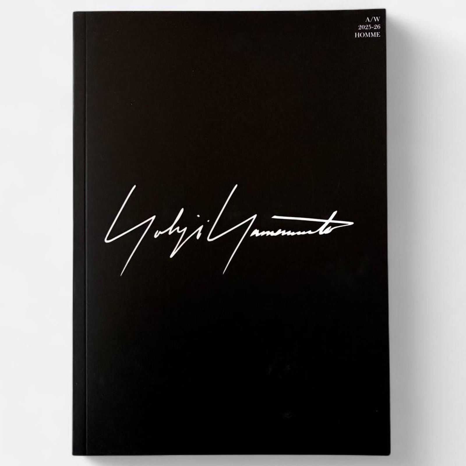 Japanese Brand × Yohji Yamamoto Yohji Yamamoto Autumn Winter 2025-26 Homme lookbook Size ONE SIZE - 1 Thumbnail