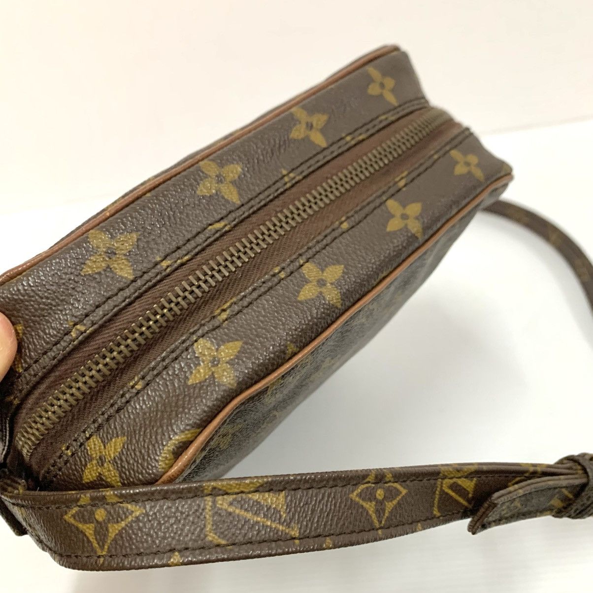 Louis Vuitton Louis Vuitton Monogram Vintage Large Danube Bag Size ONE SIZE - 4 Thumbnail