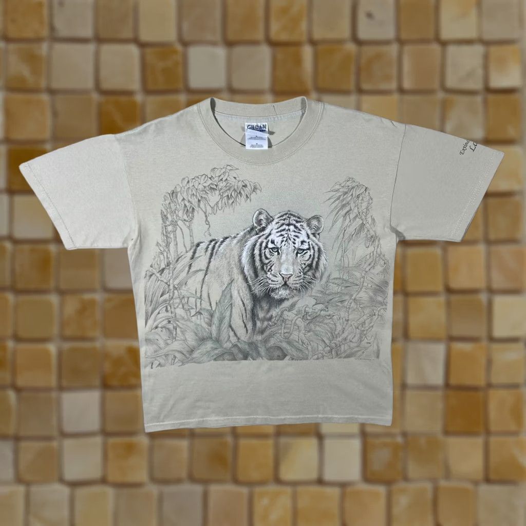 Gildan VINTAGE Extinction Is Forever Las Vegas Tiger Animal Wildlife Tourist Graphic T-Shirt Beige M Mens Small? Size US M / EU 48-50 / 2 - 1 Thumbnail