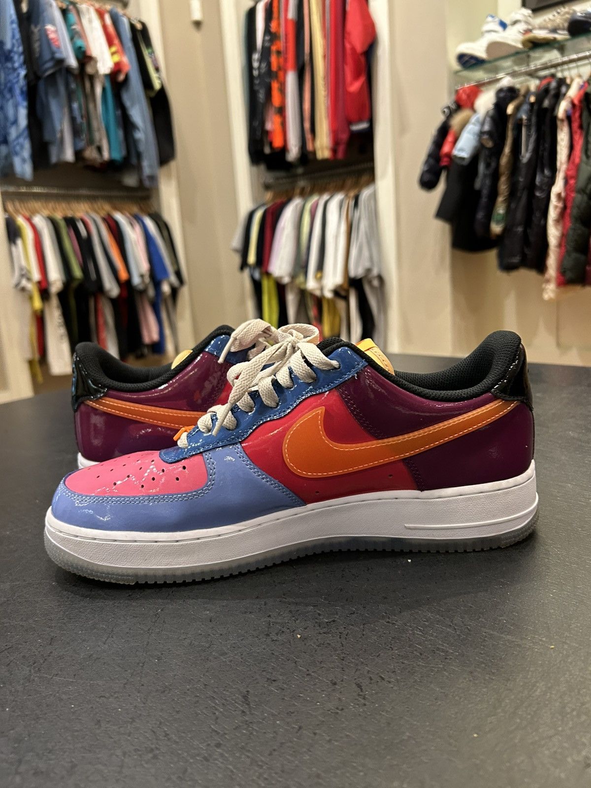 Nike × Undefeated Nike Air Force 1 Low ‘Undefeated Multi Patent’ Size US 10 / EU 43 - 4 Thumbnail