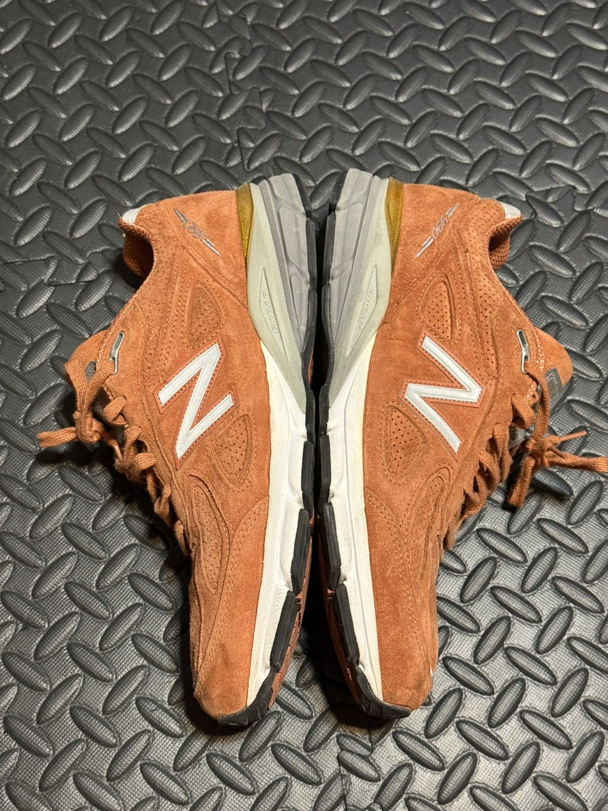 New Balance New Balance m990jp4 burnt orange 990v4 size 12 Size US 12 / EU 45 - 3 Thumbnail