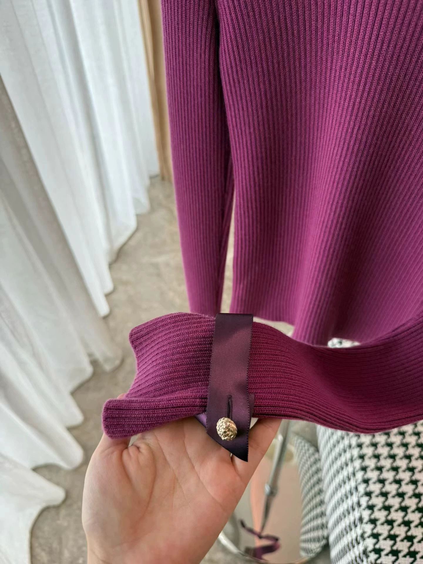 Chanel Chanel 100% Cashmere Sweater Size 38 Size S / US 4 / IT 40 - 3 Thumbnail