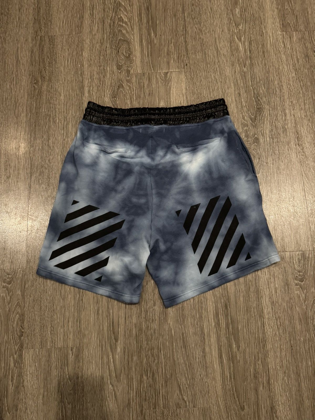 Off-White Off White Eagle Tie Dye Sweatshorts Size Medium Size US 32 / EU 48 - 2 Thumbnail
