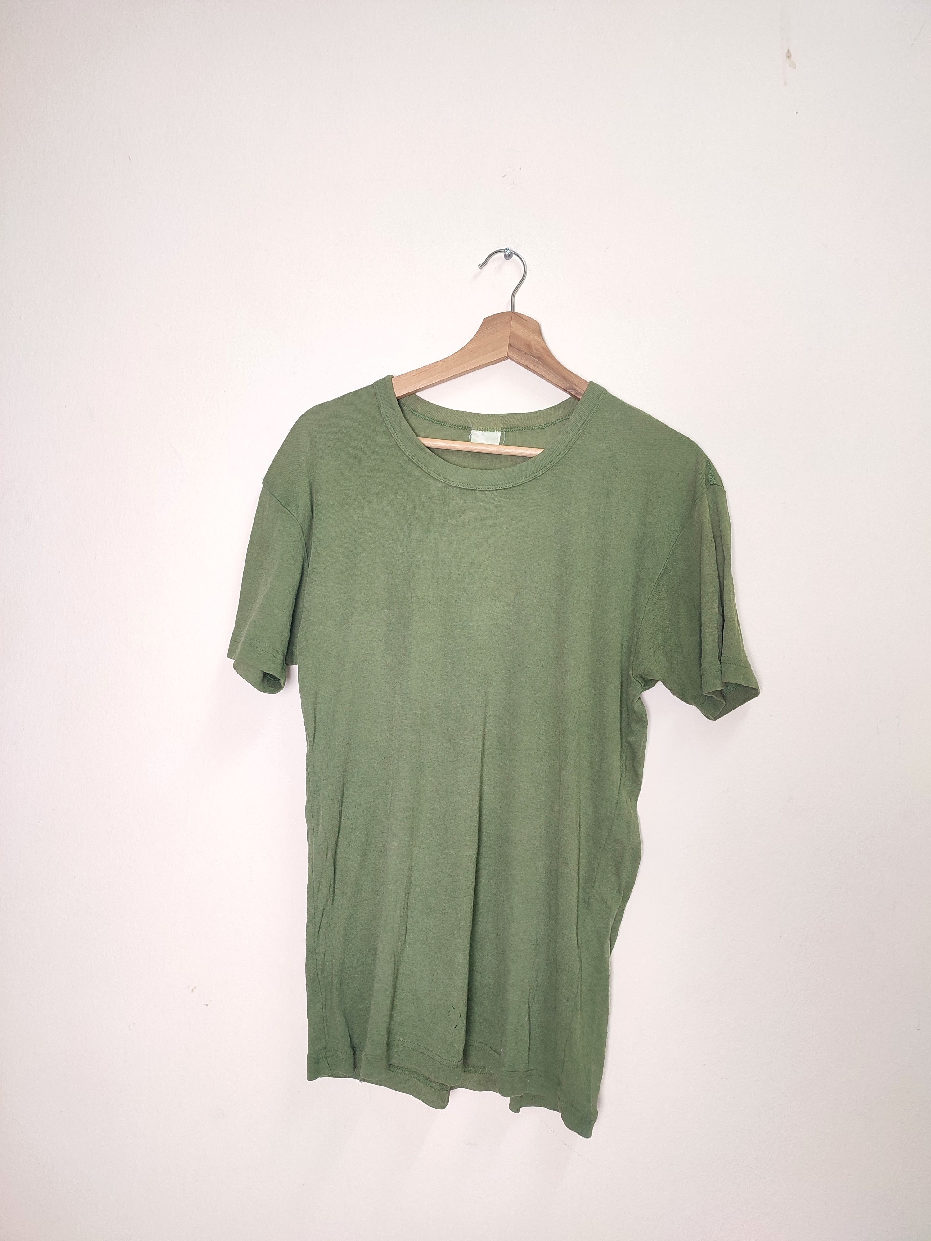 Vintage Vintage Army Green Plain Tees Size US M / EU 48-50 / 2 - 2 Thumbnail