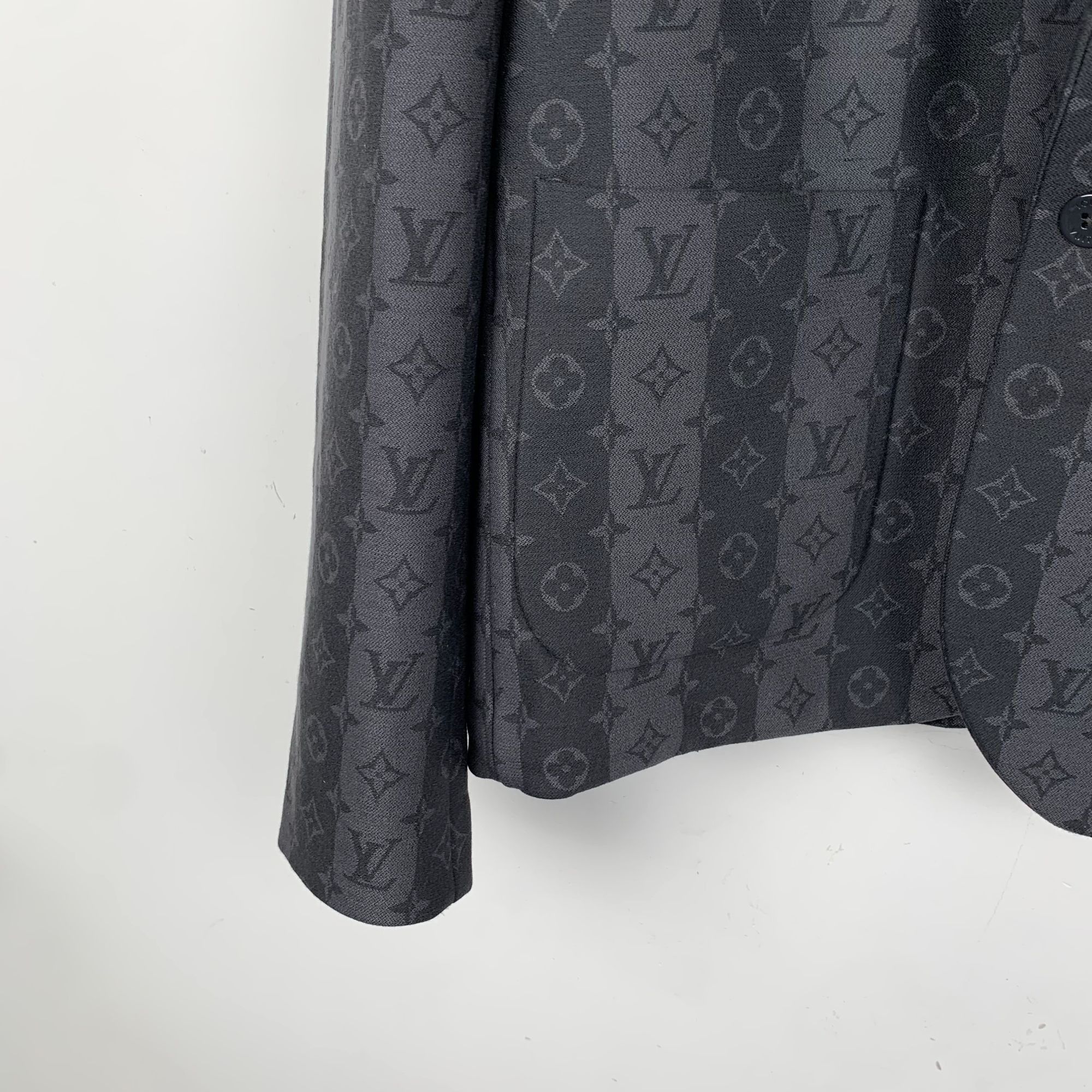 Louis Vuitton Louis Vuitton Monogram Dark Grey Wool Blend Logo Print Blaze Size US L / EU 52-54 / 3 - 6 Thumbnail