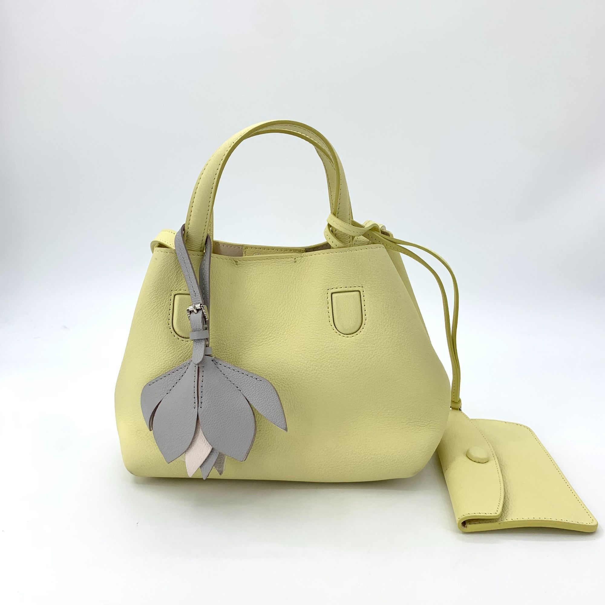 Dior Dior Yellow Leather Handbag With Detachable Straps & Leaf Ch Size ONE SIZE - 1 Thumbnail