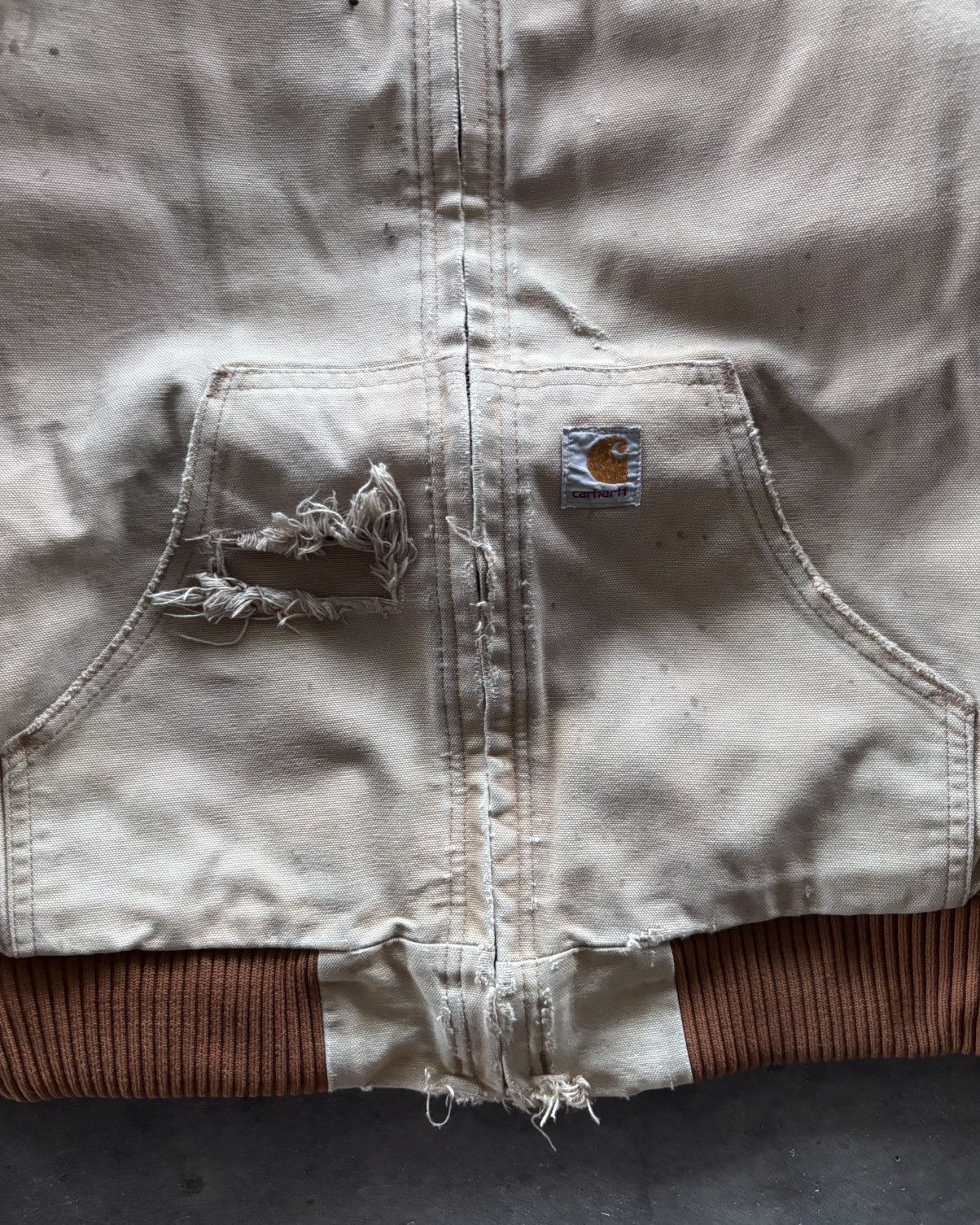 Carhartt Vintage Carhartt Distressed Beige Hooded Jacket Size US M / EU 48-50 / 2 - 2 Thumbnail