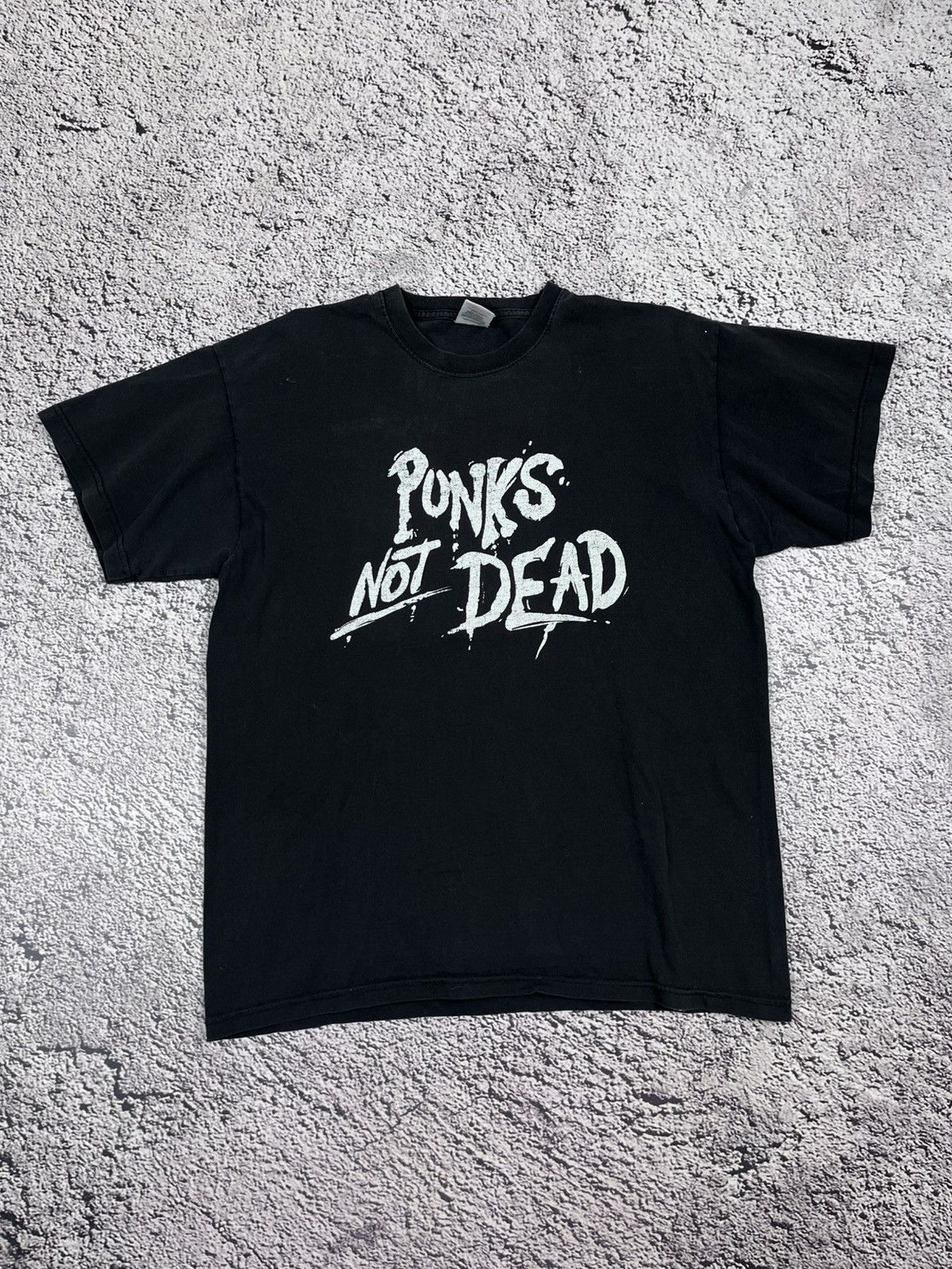 Band Tees Vintage Punk’s Not Dead Band Rock Tee Size US M / EU 48-50 / 2 - 1 Thumbnail