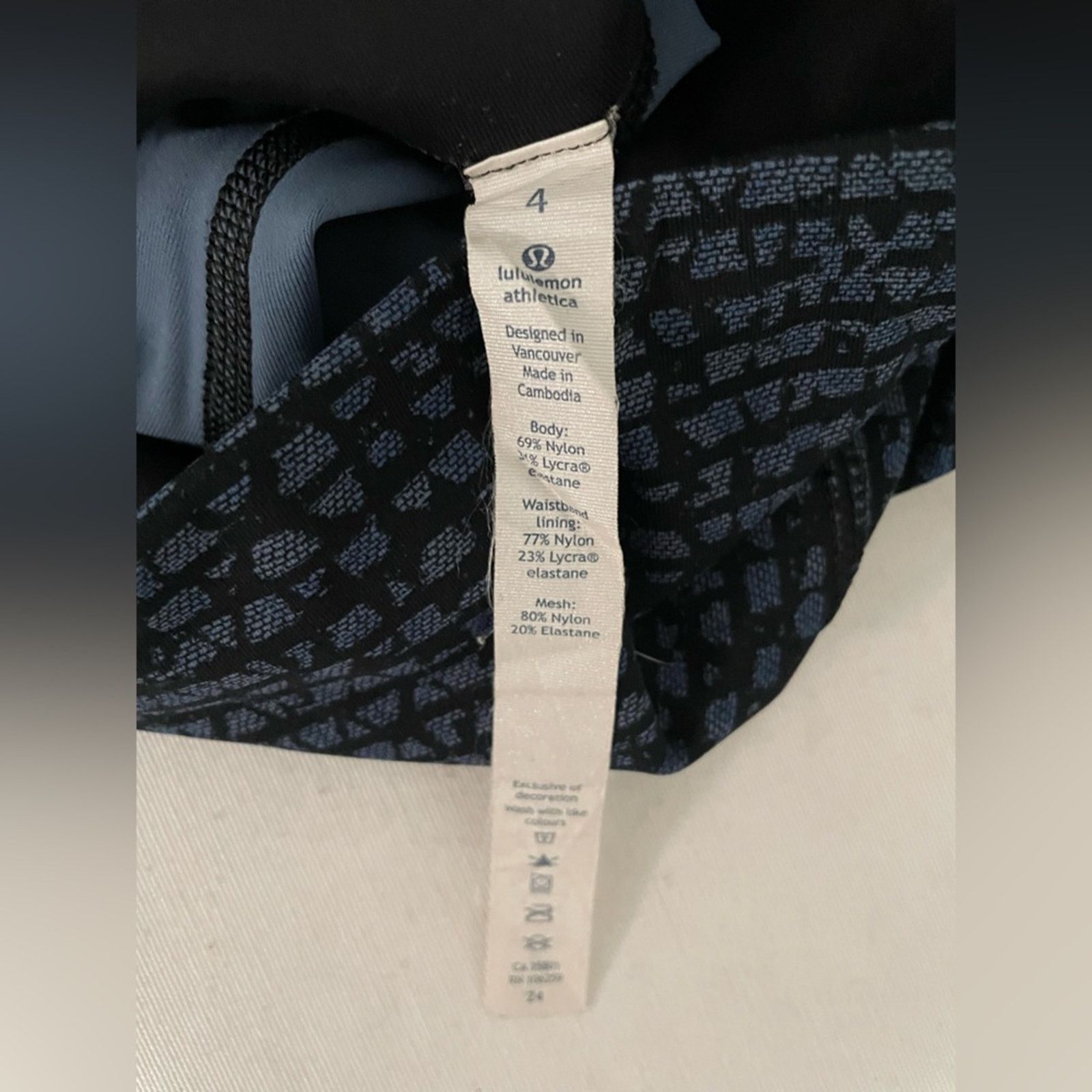 Lululemon Lululemon Shatter Weave Desert Teal 19” tights in Size 4 Size 26" / US 2 / IT 38 - 4 Thumbnail
