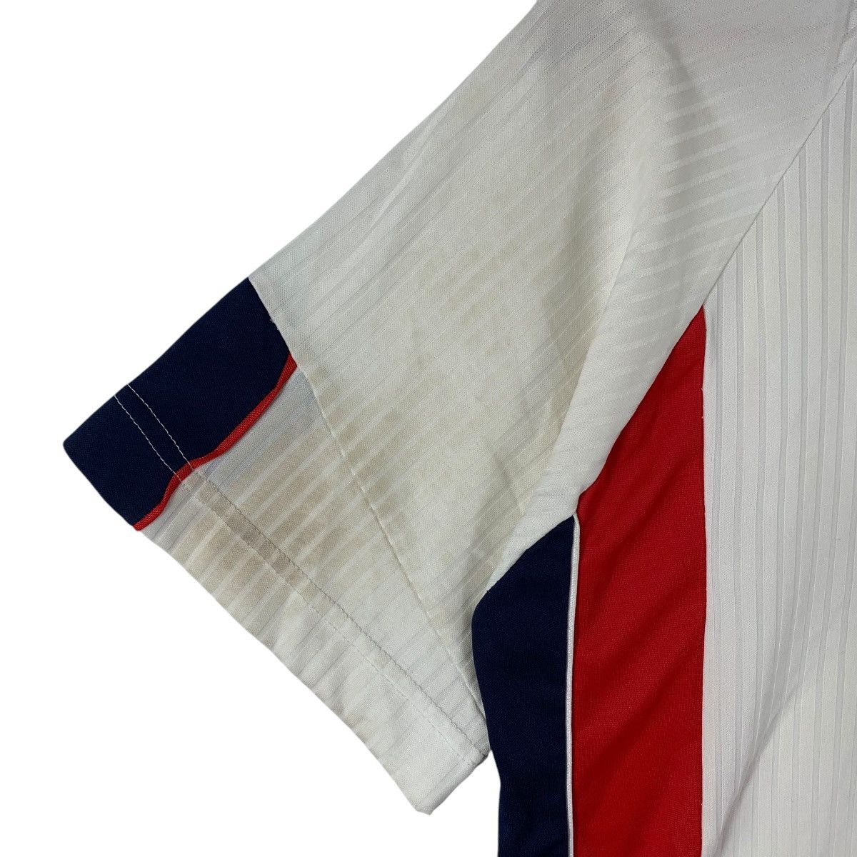 Umbro Vintage UMBRO ENGLAND 1997/98 Home kit football jersey Size US M / EU 48-50 / 2 - 6 Thumbnail