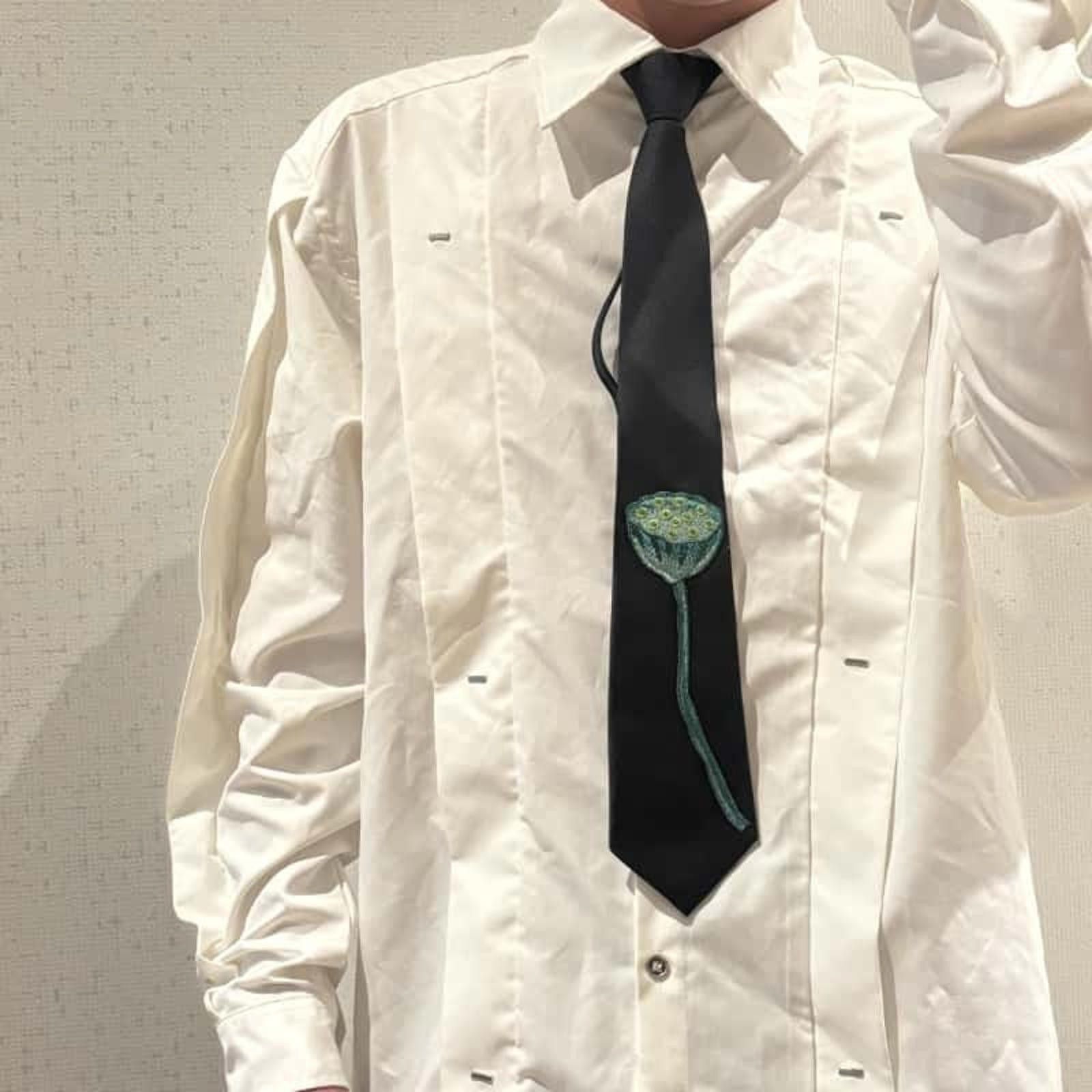 Vintage Green Lotus Tie – Retro Knot-Free Statement Piece Size ONE SIZE - 1 Thumbnail