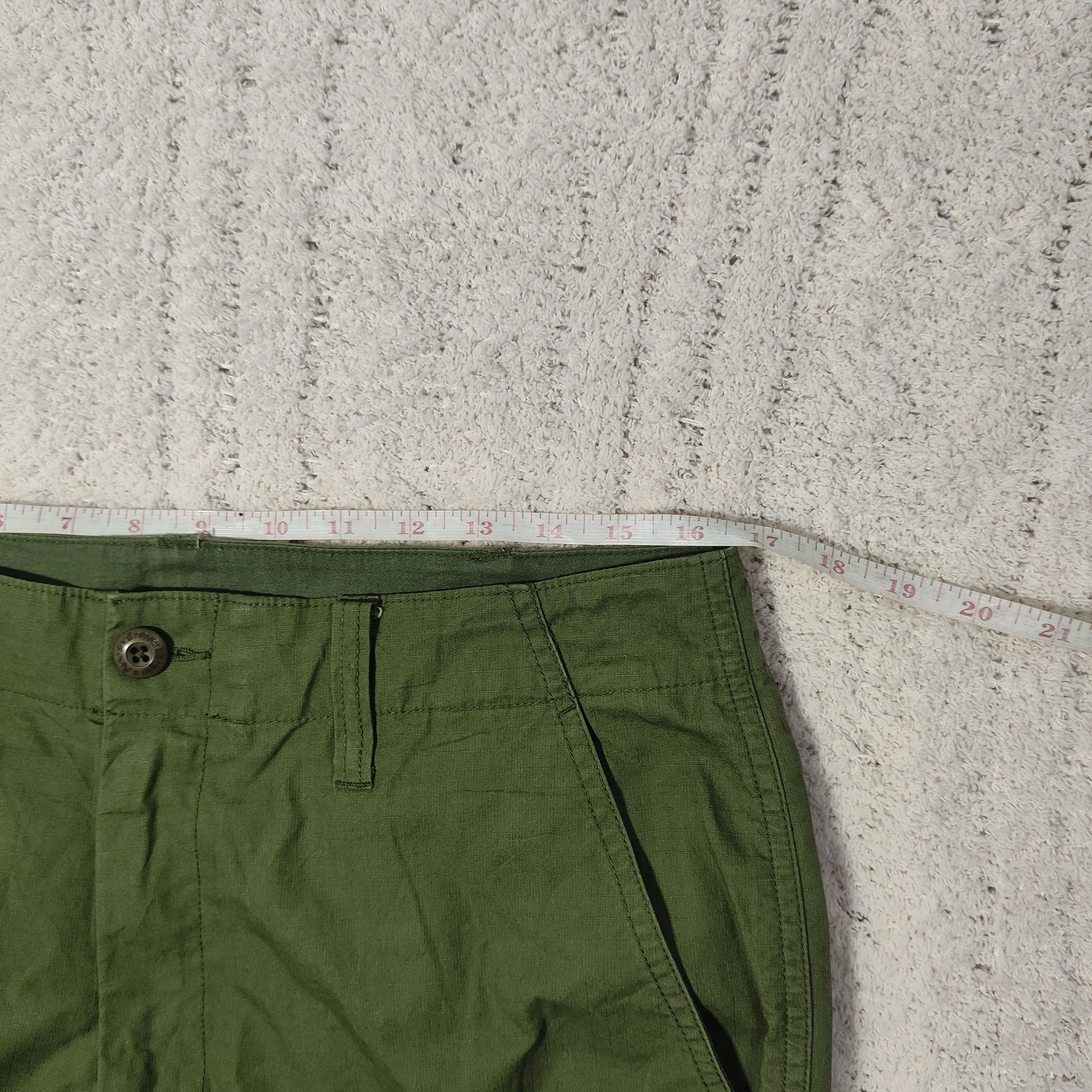 Bape Bape Fur Back Pocket Cargo Shorts Size US 32 / EU 48 - 12 Thumbnail