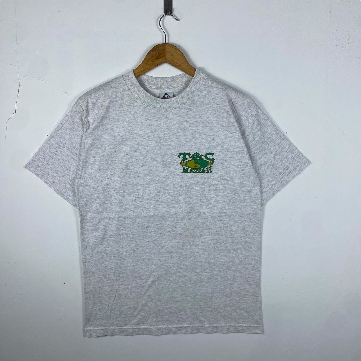 Vintage Vintage 90's T&C HAWAII Graphic Surf Tee Shirt Medium Size Size US M / EU 48-50 / 2 - 4 Thumbnail