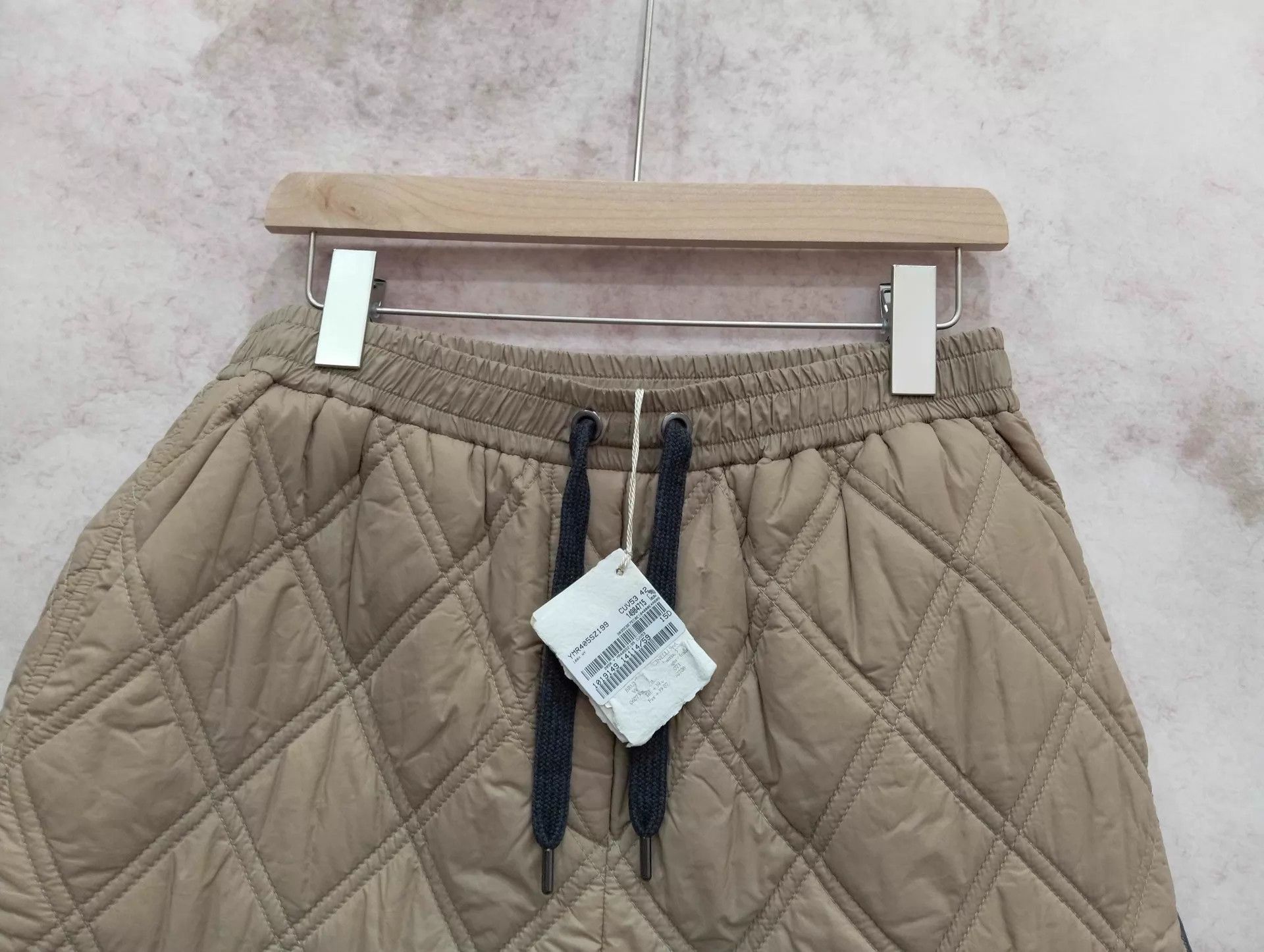 Brunello Cucinelli Brunello Cucinelli Khaki Shorts 42 Size 28" / US 6 / IT 42 - 6 Thumbnail