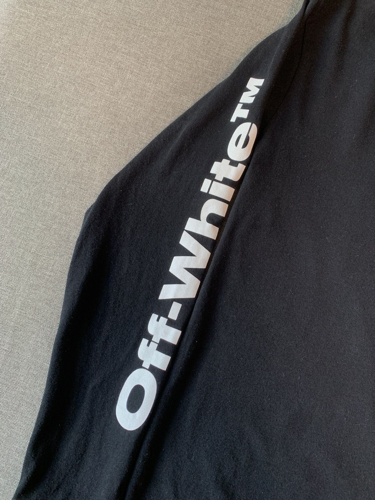 Off-White × Virgil Abloh Off White Skulls Graphic Black Long Sleeve Tee Virgil Abloh Size US XS / EU 42 / 0 - 6 Thumbnail