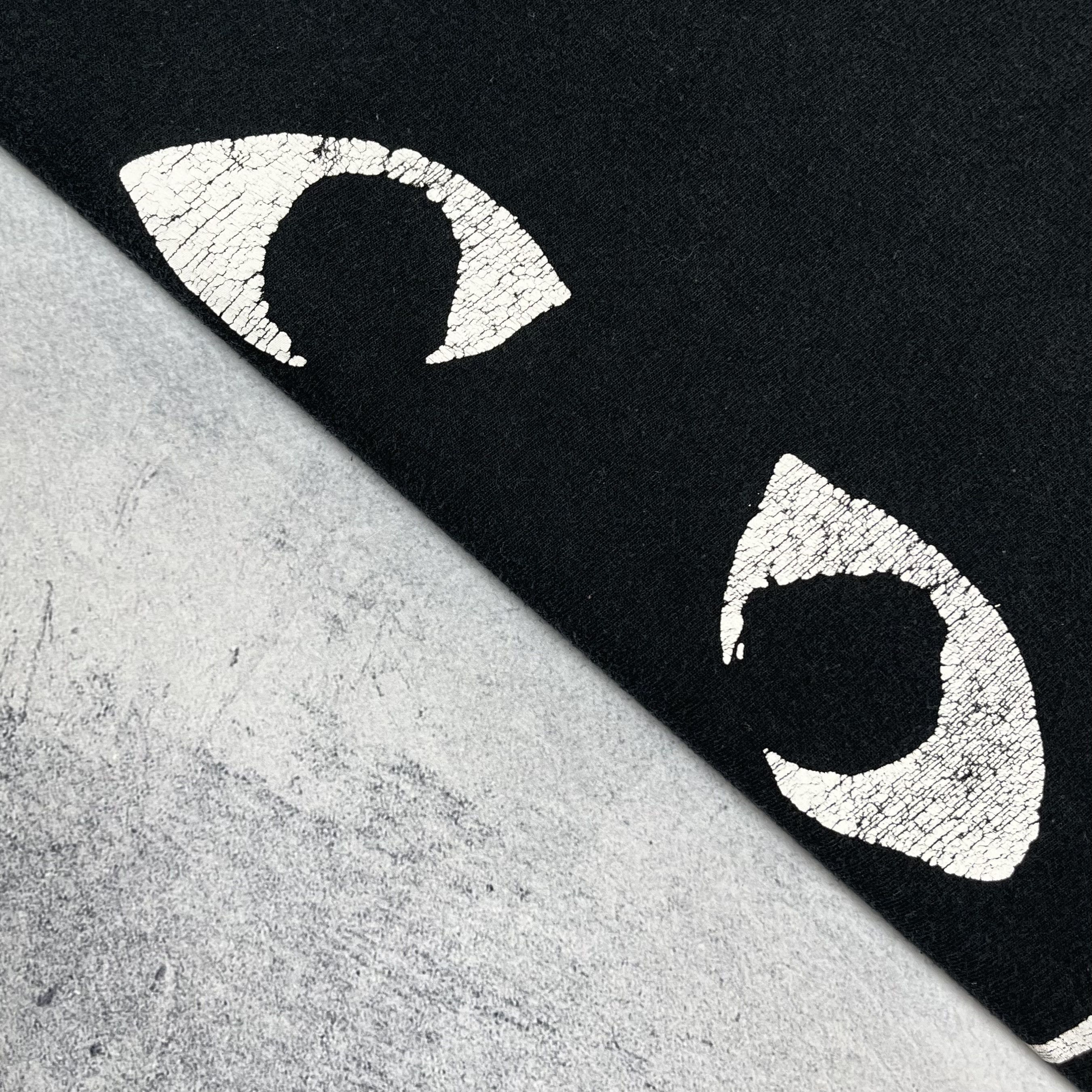 Comme des Garcons PLAY Comme Des Garcons Heart Big Logo T Shirt Size US S / EU 44-46 / 1 - 7 Thumbnail