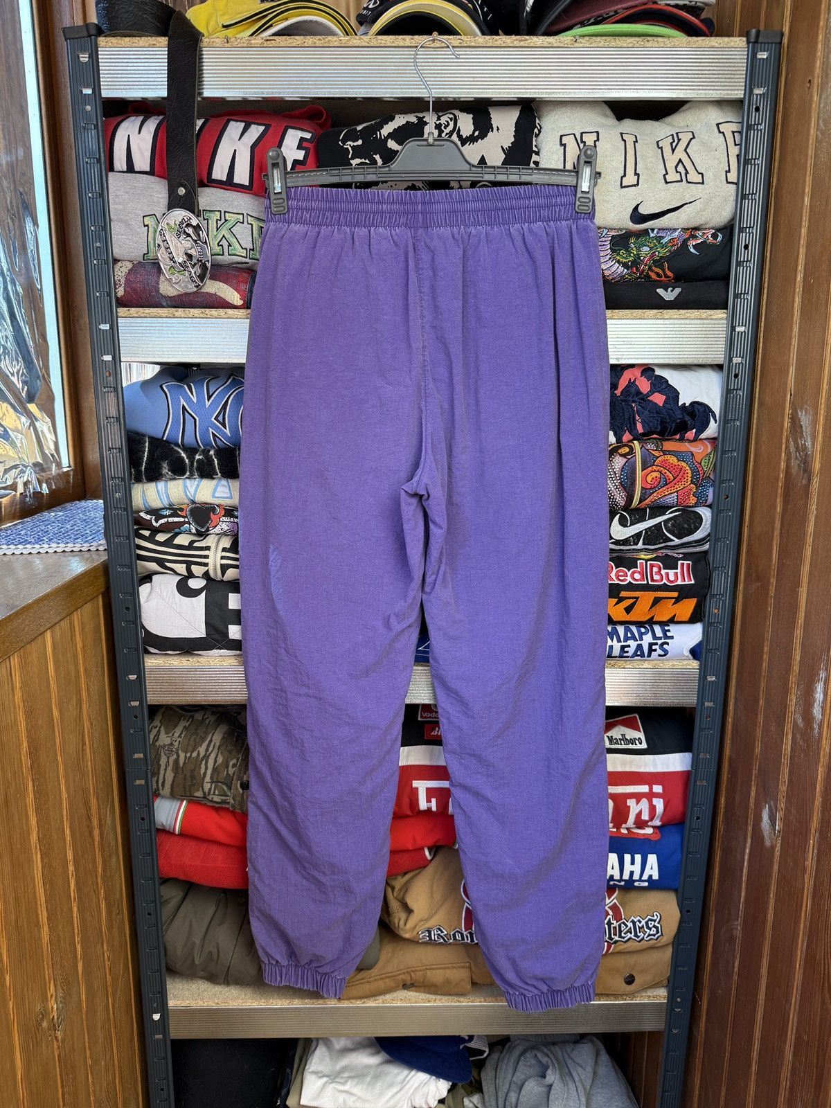 Japanese Brand Nike Vintage Nylon Pants Baggy Wide Woven Sweatpants Japan Size US 32 / EU 48 - 2 Thumbnail