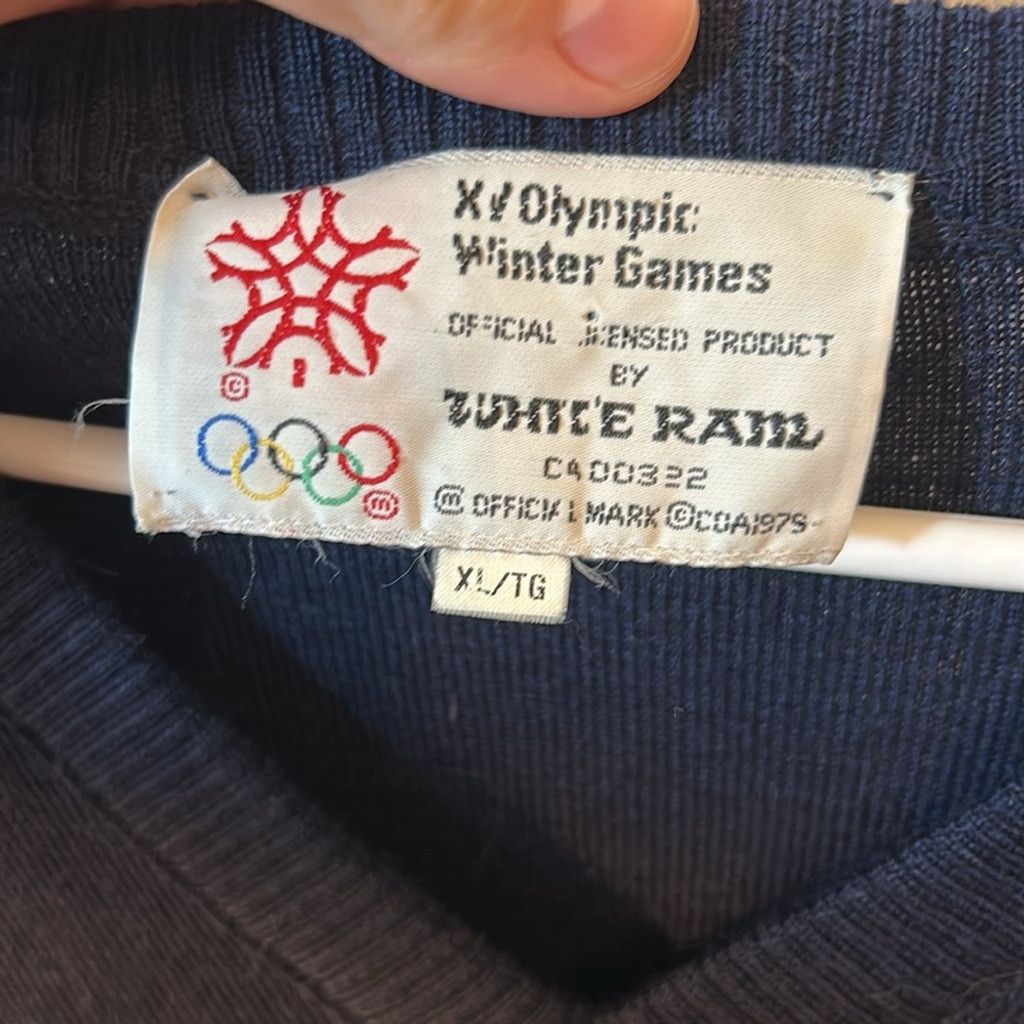 Vintage vintage Olympics, Navy V-neck Sweater Calgary 1988 size XL Size US XL / EU 56 / 4 - 3 Thumbnail