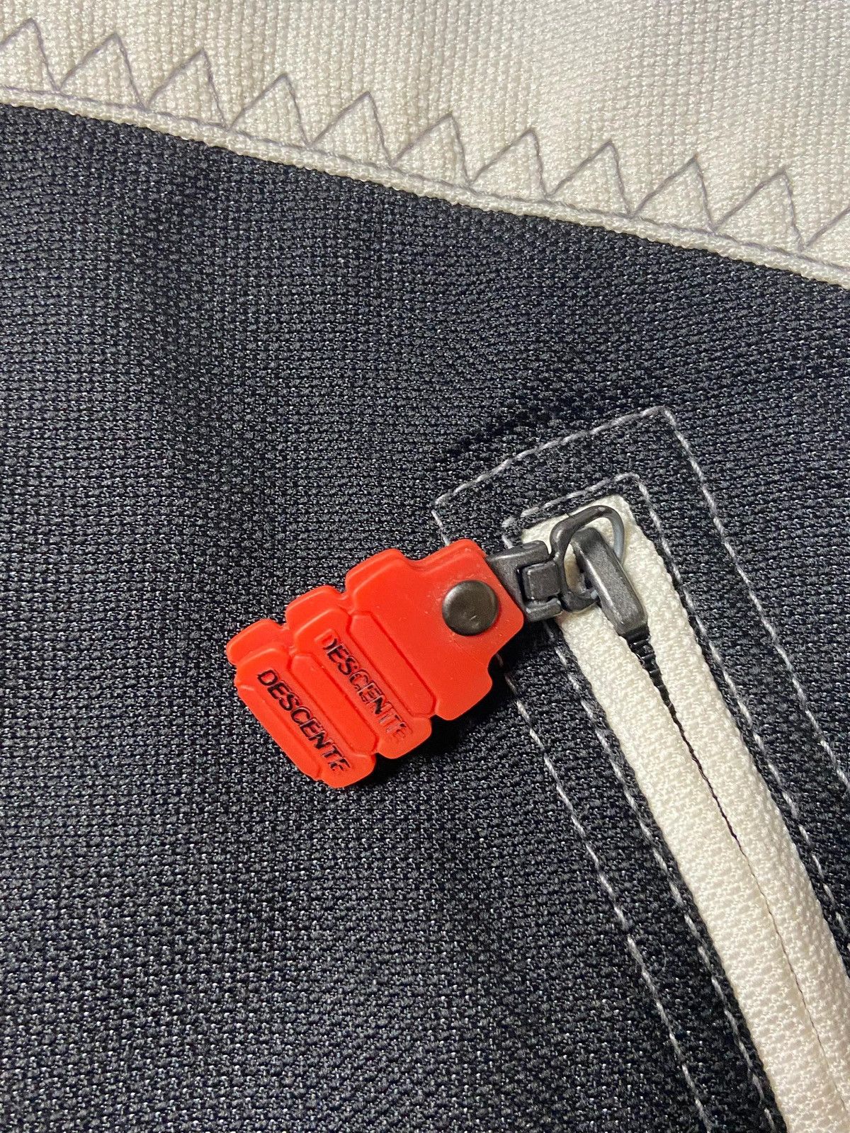 Descente × Japanese Brand × Vintage Vintage DESCENTE Snowboard Ski Wear Jacket (119) Size US M / EU 48-50 / 2 - 12 Thumbnail