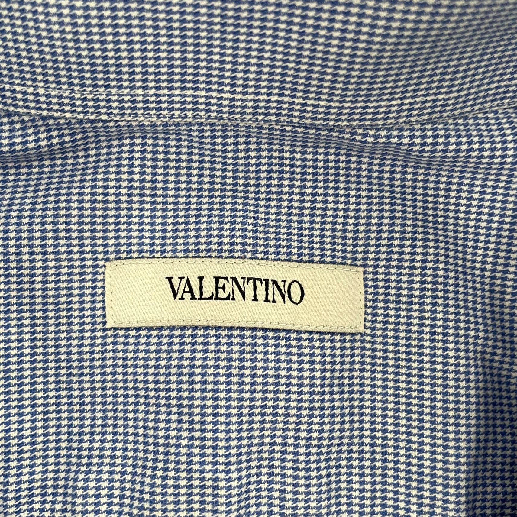 Valentino VINTAGE Valentino Shirt Men Long Sleeve Button Up Houndstooth Blue Italy 16.5 Mens Size US L / EU 52-54 / 3 - 5 Thumbnail