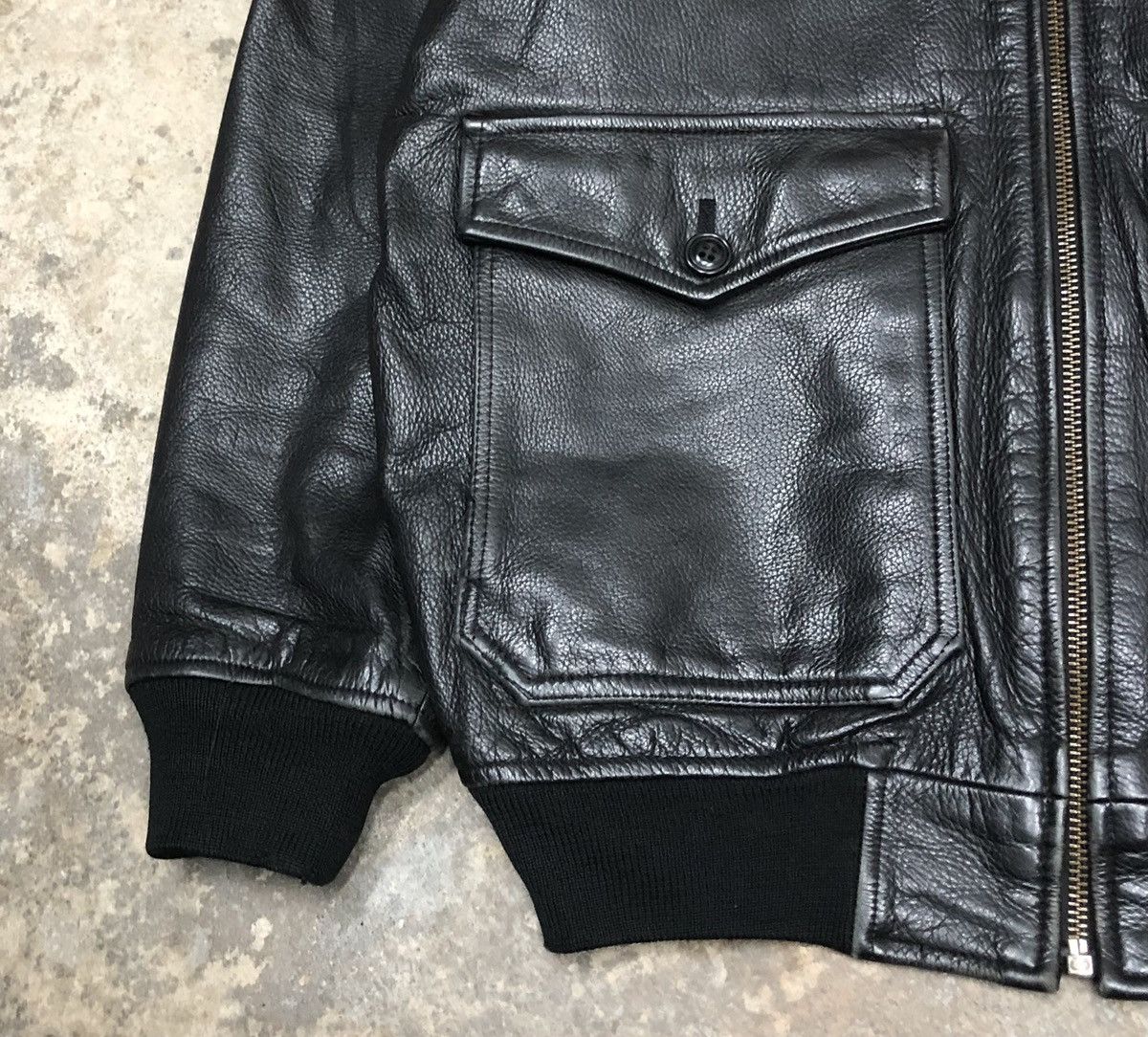 Vintage Vintage Argyle Club Black Leather Bomber Jacket Size US L / EU 52-54 / 3 - 4 Thumbnail
