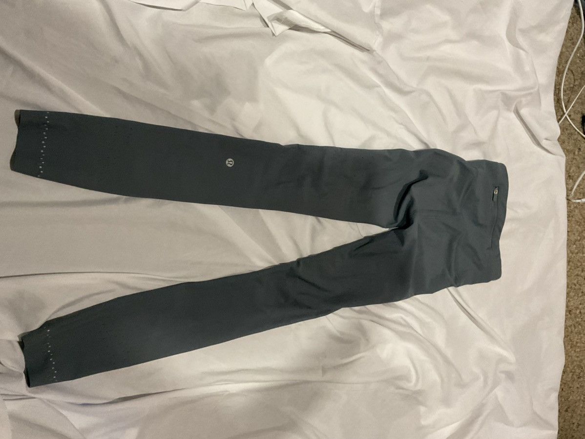 Lululemon Lululmon Zoned In Leggings Size 2 in grey Size 23" - 5 Thumbnail