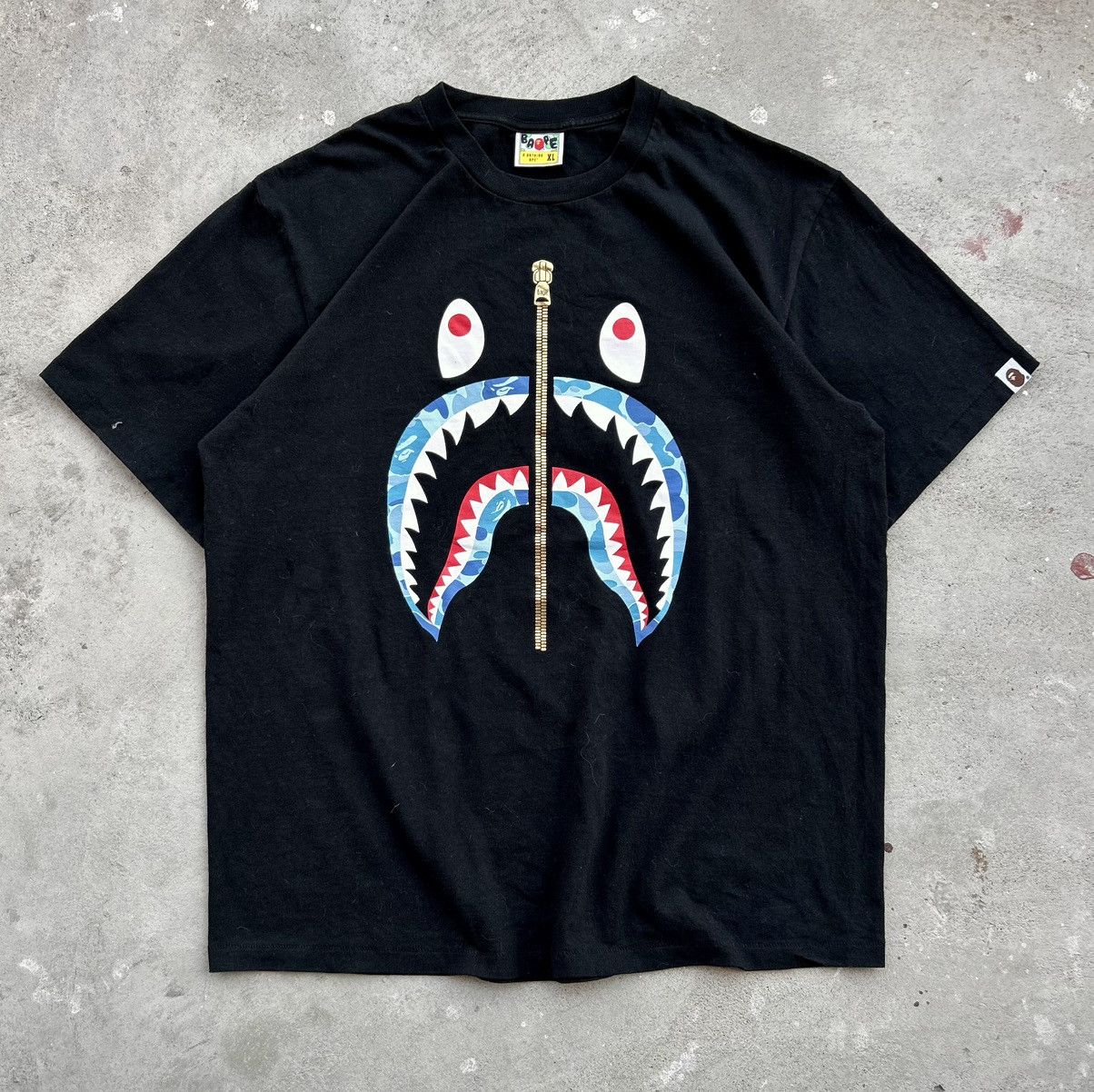 Bape CRAZY BAPE SHARK LOGO TEE Size US XL / EU 56 / 4 - 1 Thumbnail