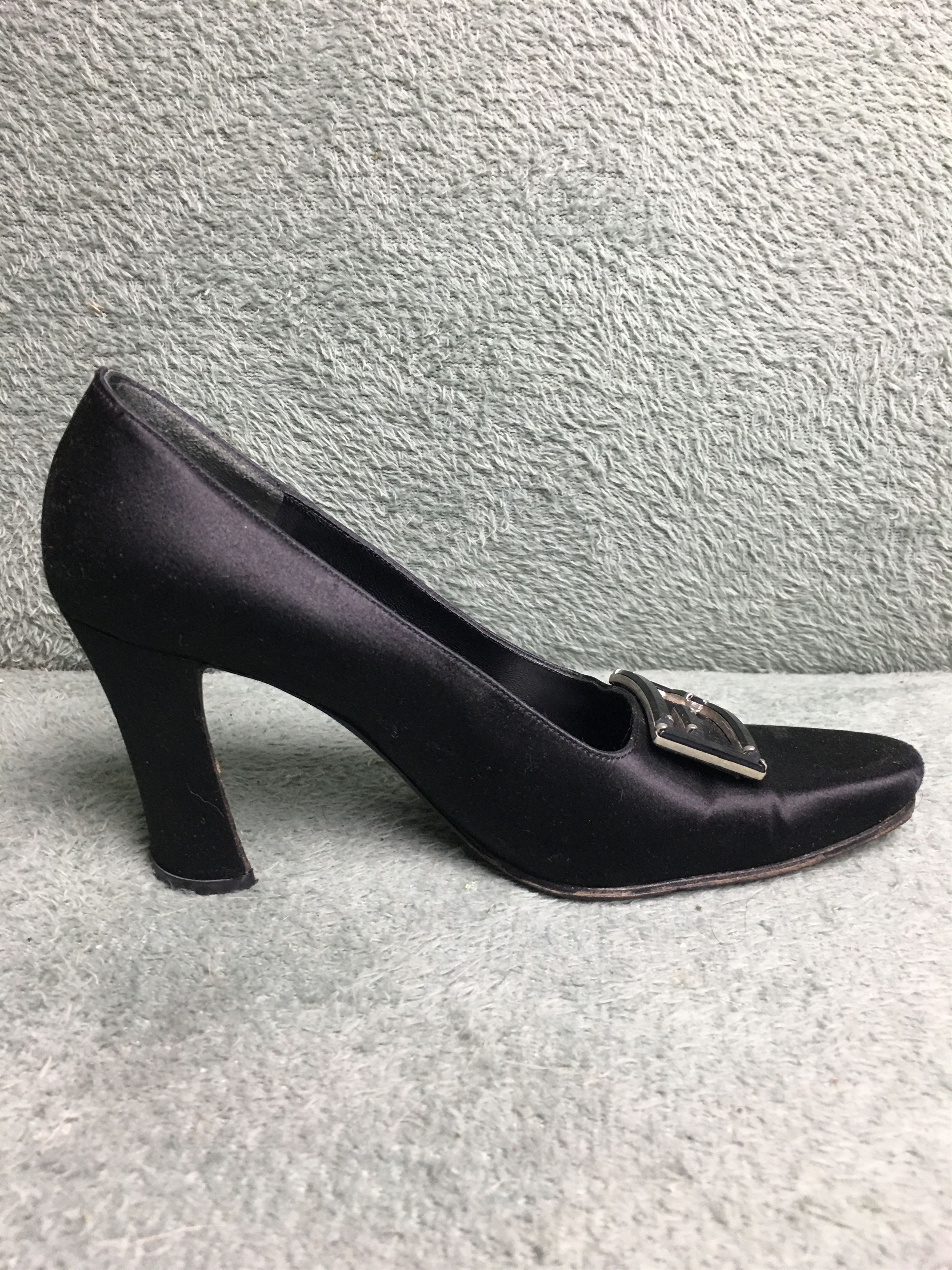 Fendi FENDI Black Satin Logo Buckle Pumps Heels IT 35 Size US 5 / IT 35 - 6 Thumbnail