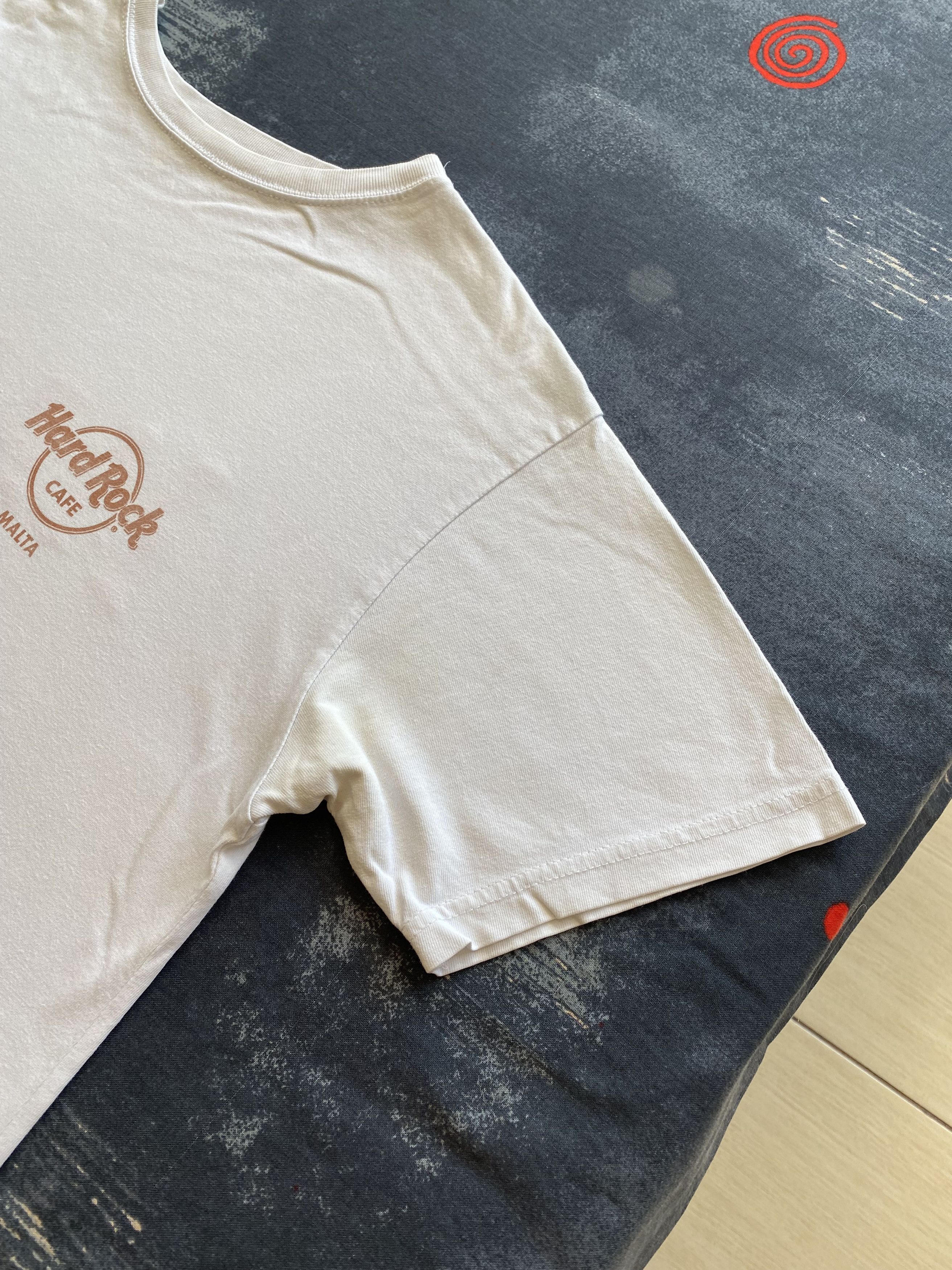 Hard Rock Cafe Hard Rock Cafe Vintage 2000s Malta White T-shirt Size US M / EU 48-50 / 2 - 15 Thumbnail